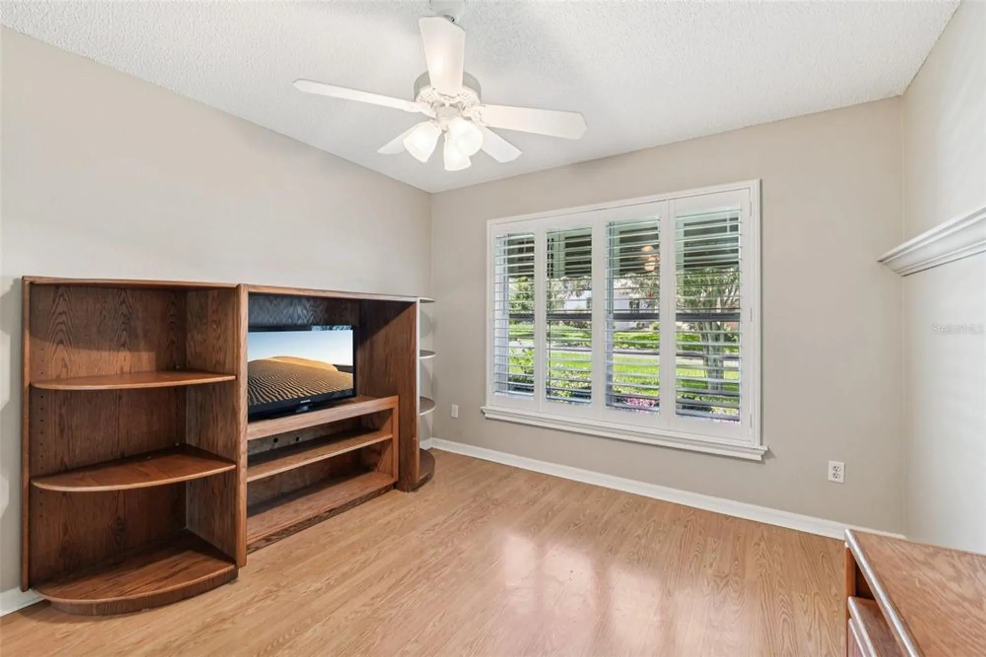Property Slideshow image 22 of 53 | 516 loma paseo dr, The Villages, FL, 32159