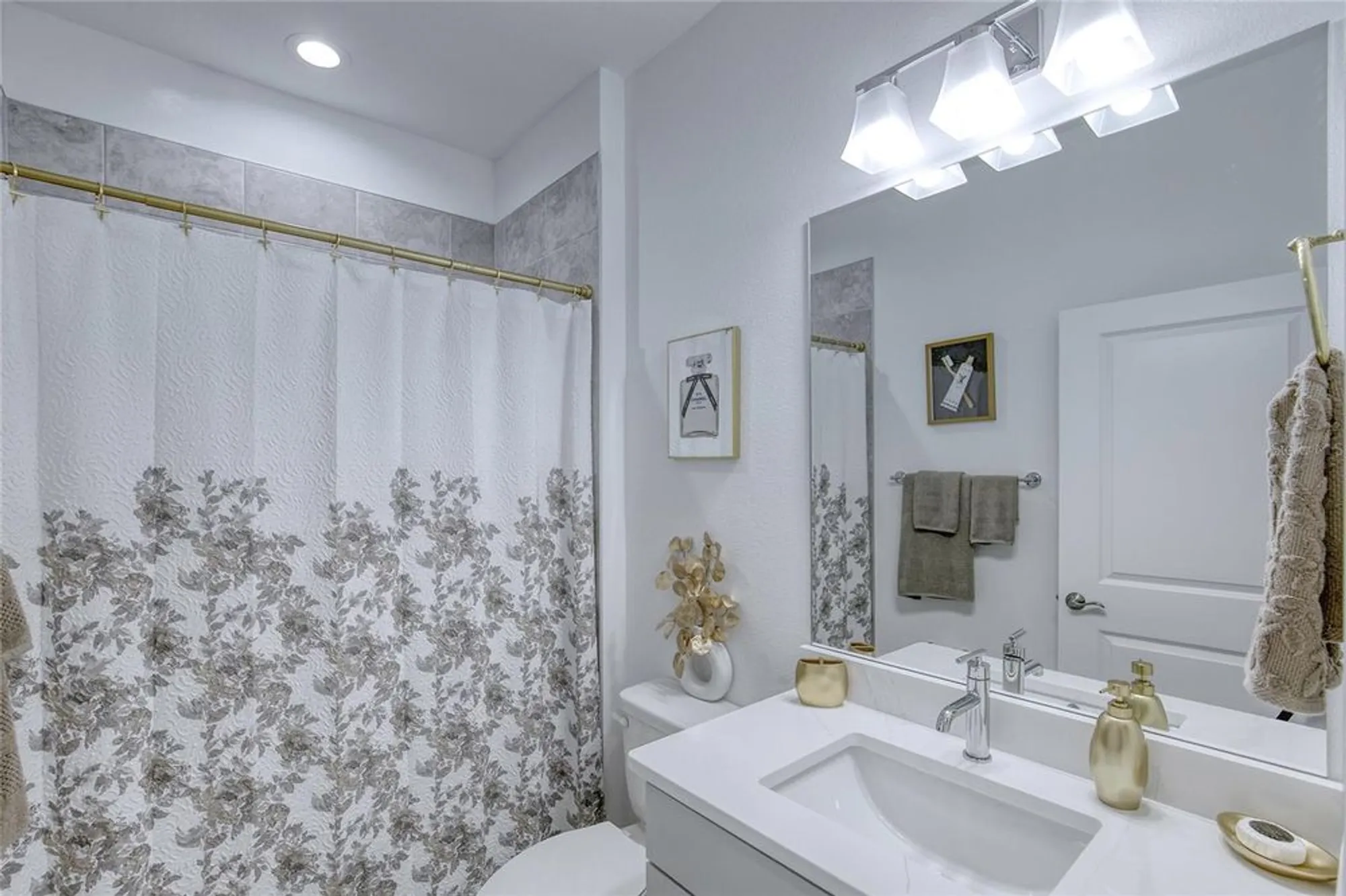 Property Slideshow image 41 of 80 | 317 gypsy palace ln, Daytona Beach, FL, 32124