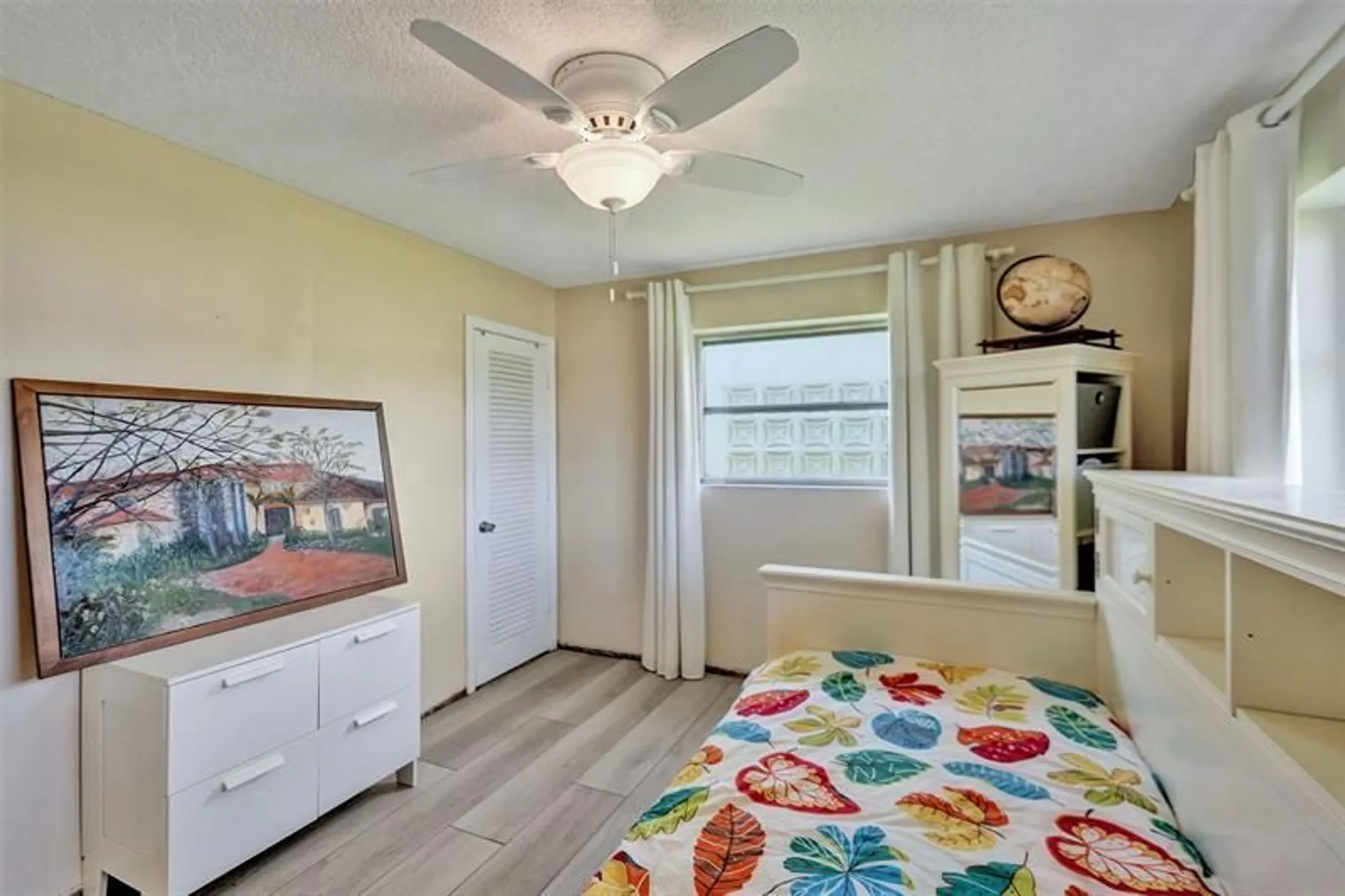 Property Slideshow image 10 of 46 | 4712 nw 41st ave, Lauderdale Lakes, FL, 33319