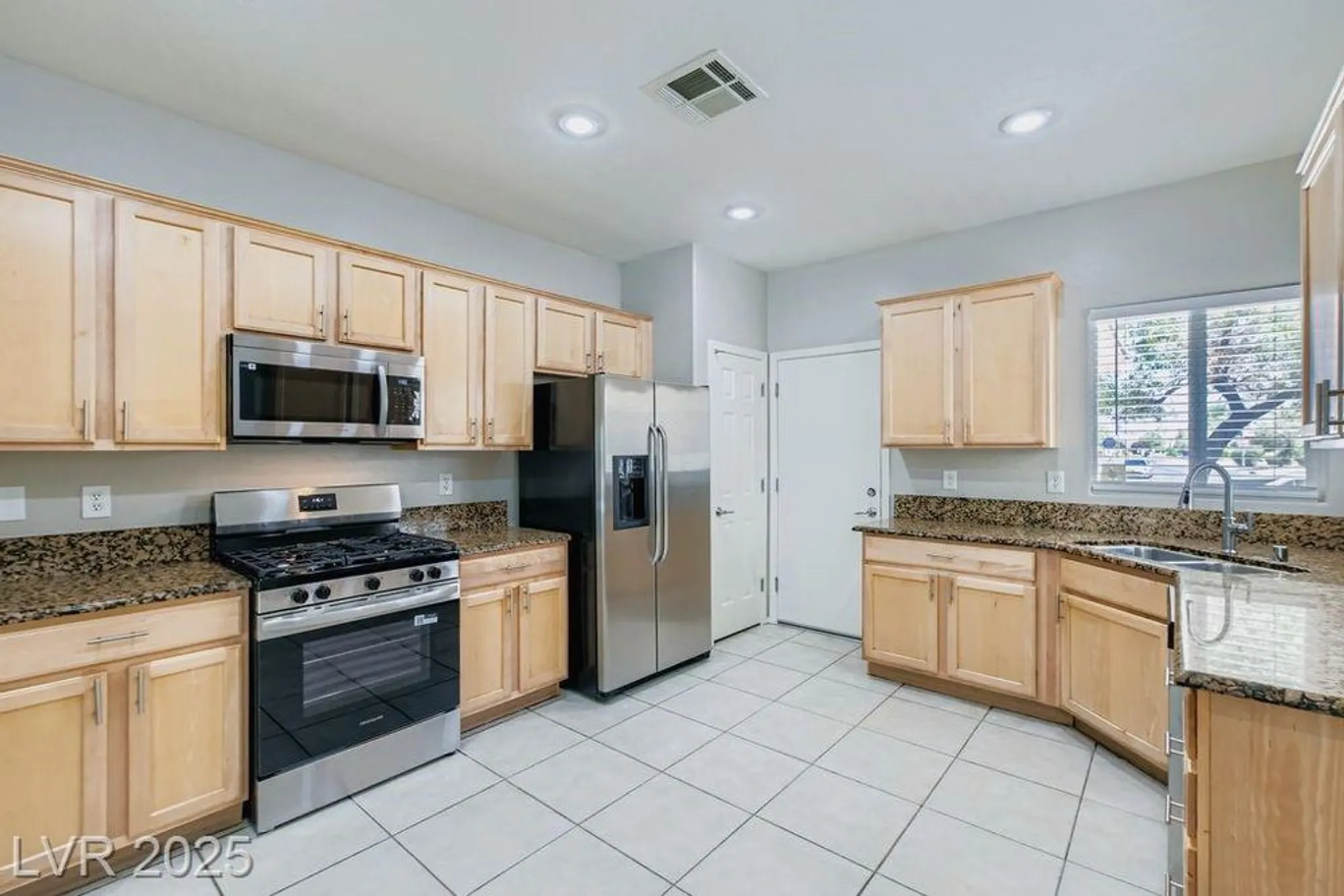 Property Slideshow image 14 of 33 | 2509 great auk ave, North Las Vegas, NV, 89084