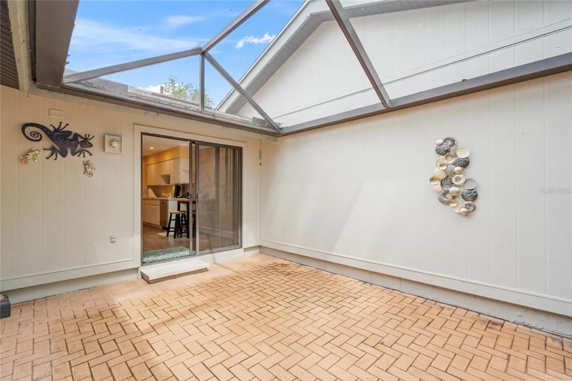 Property Slideshow image 28 of 43 | 4637 willow wood cir 44, Sarasota, FL, 34241