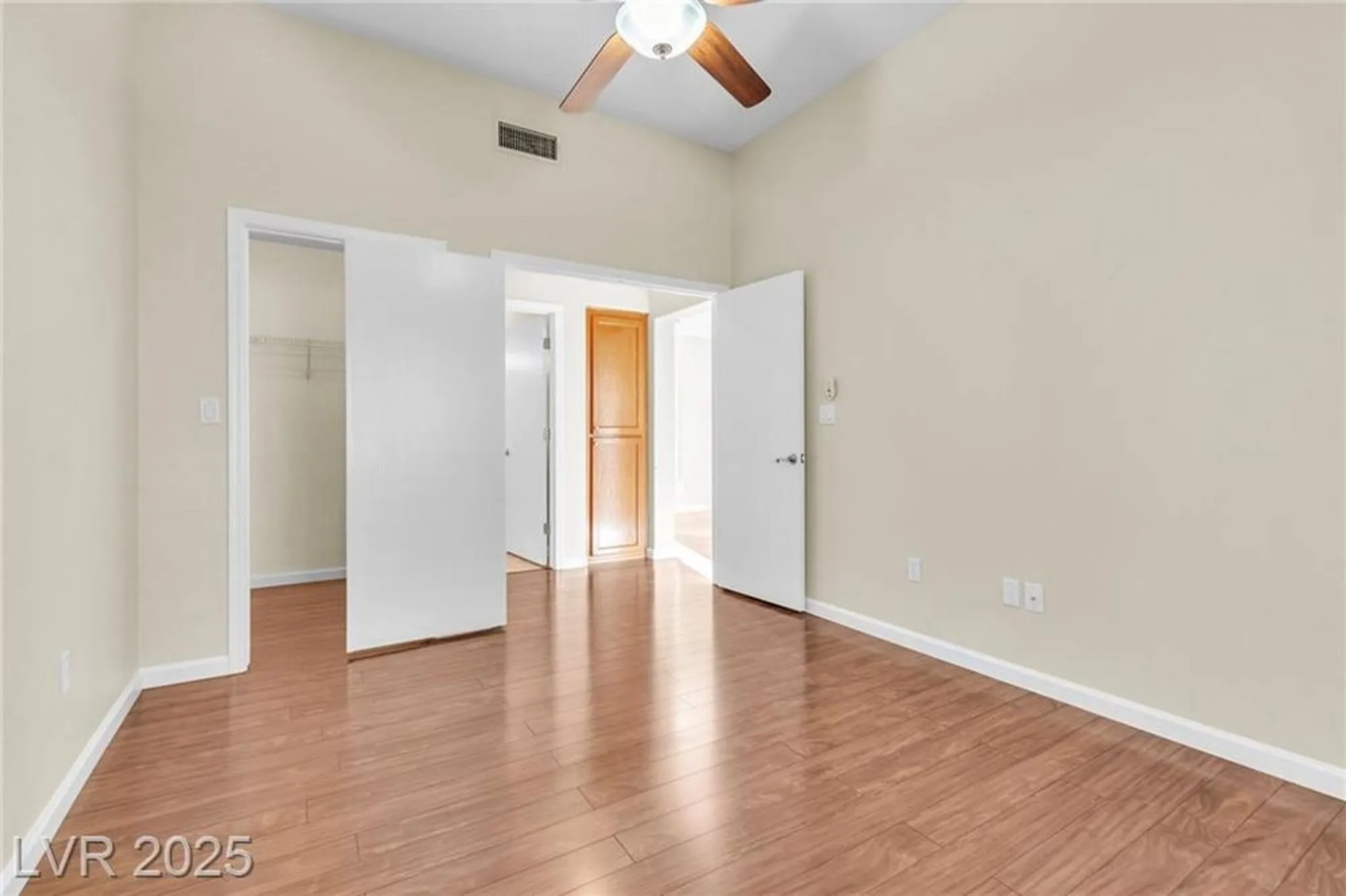 Property Slideshow image 15 of 30 | 10400 georgetown pl, Las Vegas, NV, 89134