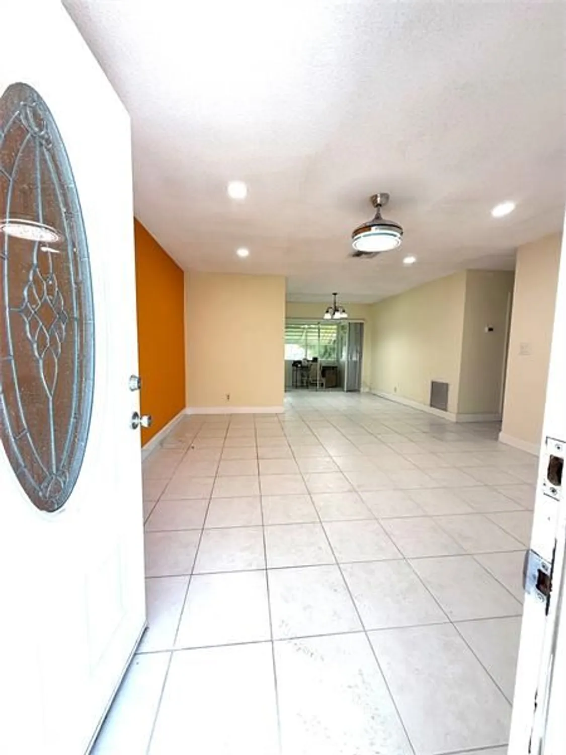 Property Slideshow image 9 of 19 | 4605 nw 49th st, Tamarac, FL, 33319