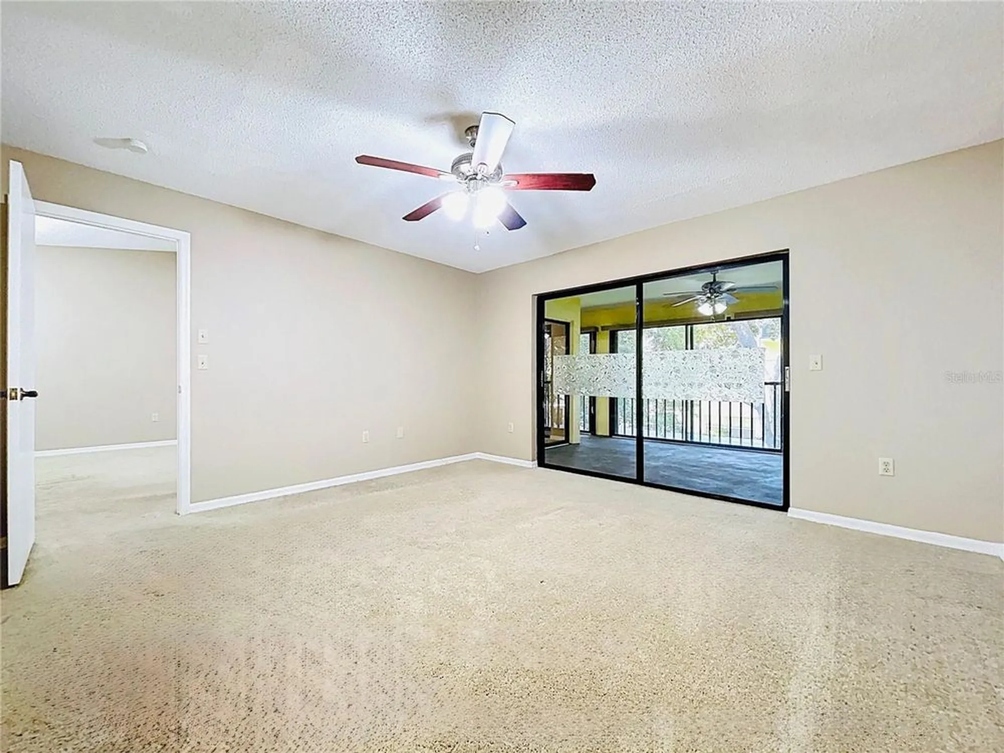 Property Slideshow image 31 of 59 | 2020 lakeview dr apt 203, Clearwater, FL, 33763