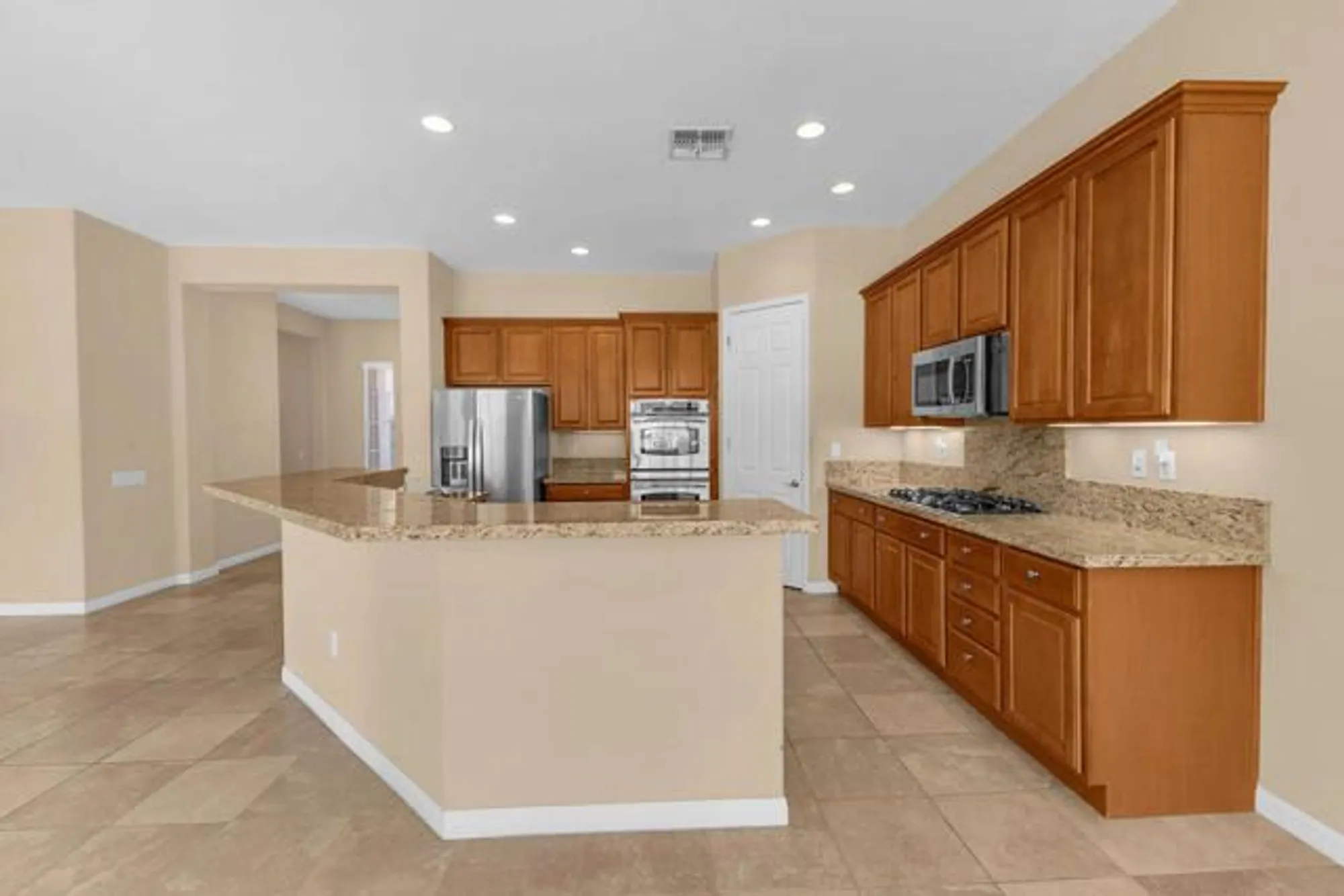 Property Slideshow image 11 of 47 | 81183 avenida tres lagunas, Indio, CA, 92203