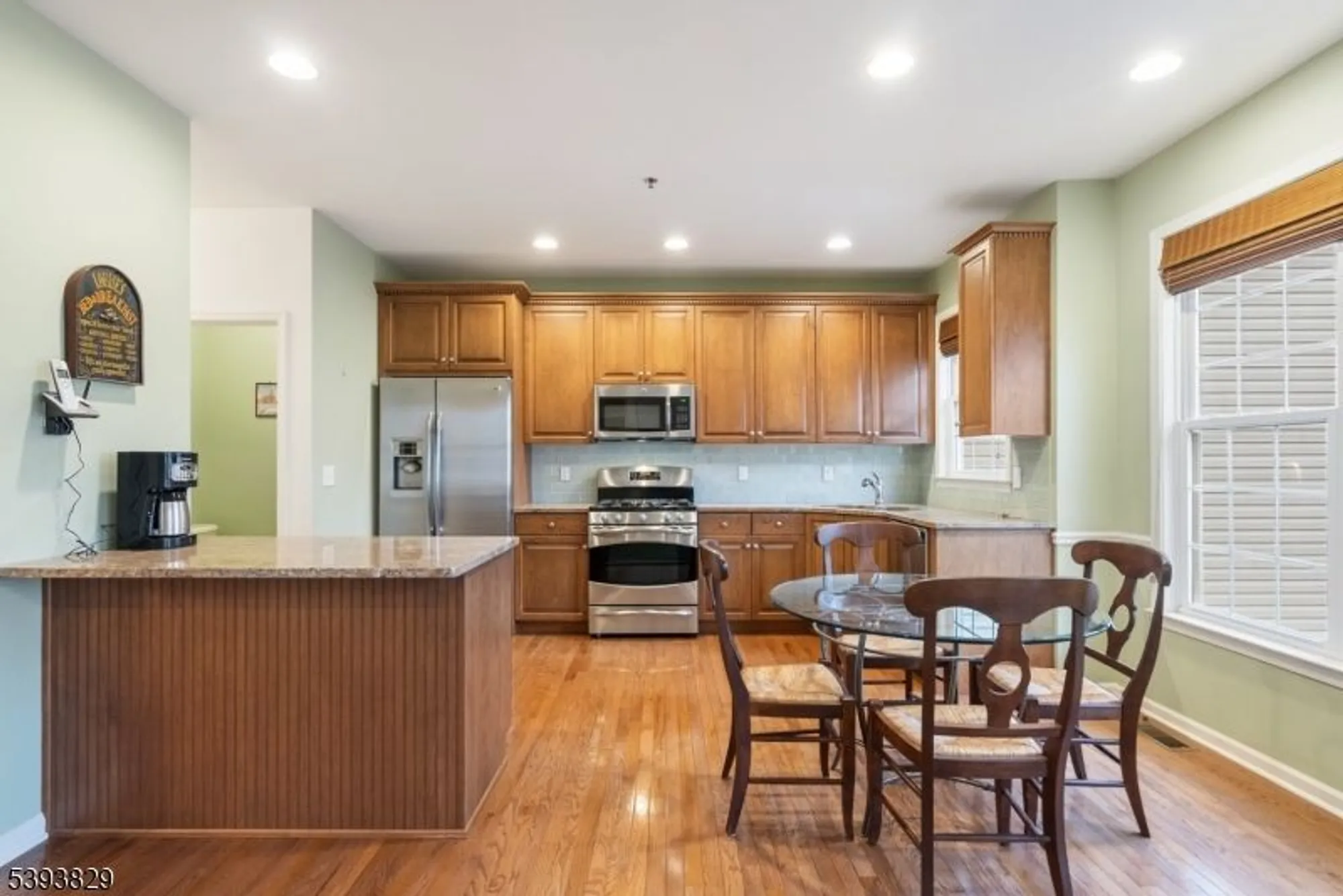 Property Slideshow image 5 of 40 | 613 maple ct, Garwood, NJ, 07027