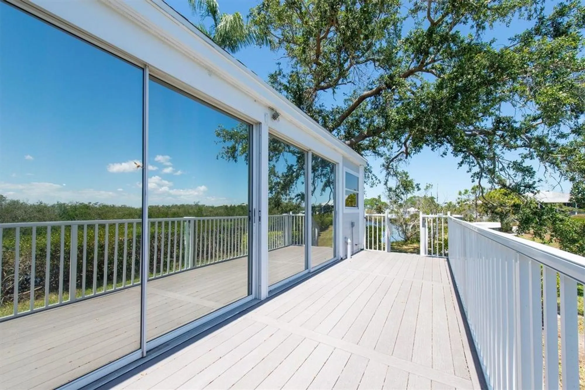 Property Slideshow image 29 of 57 | 801 waterside ln, Bradenton, FL, 34209