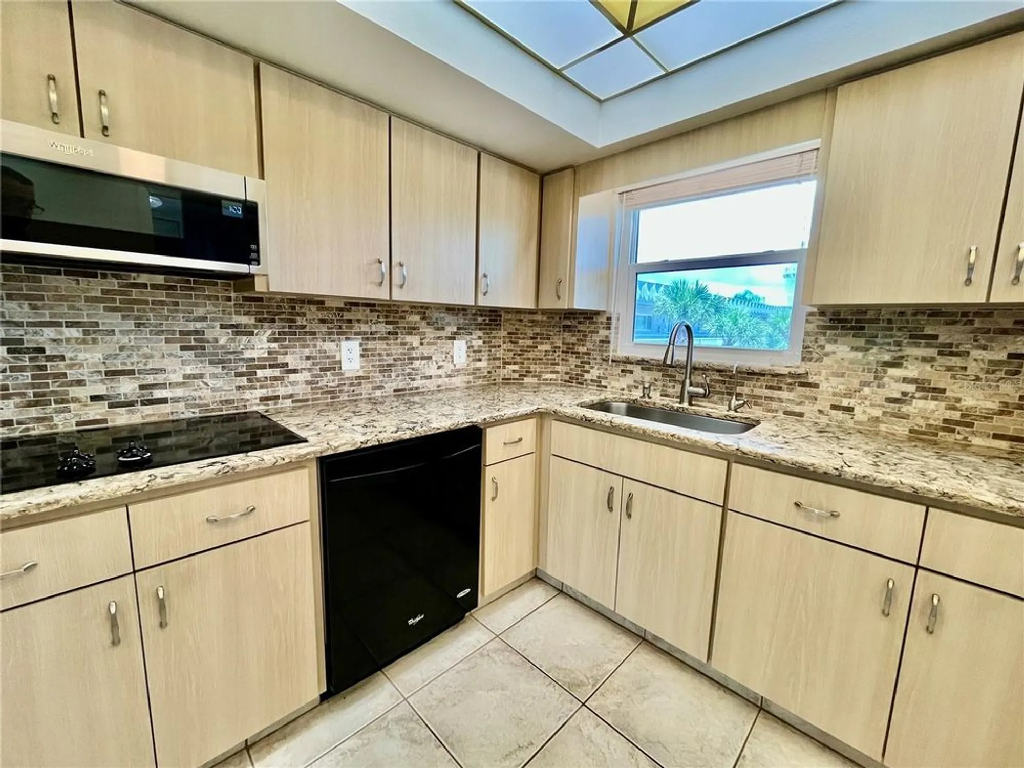 Property Slideshow image 6 of 50 | 2341 haitian dr 49, Clearwater, FL, 33763