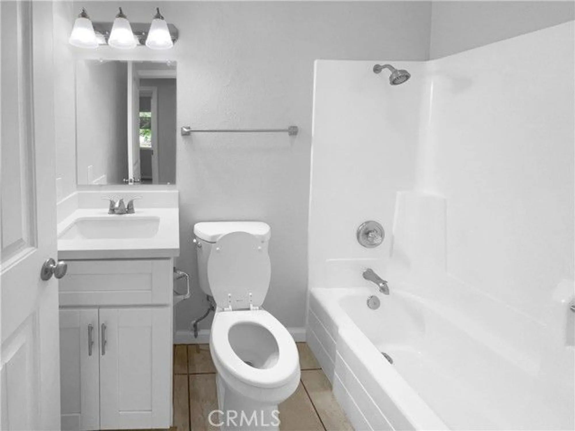 Property Slideshow image 12 of 19 | 4402 chickadee way, Oceanside, CA, 92057