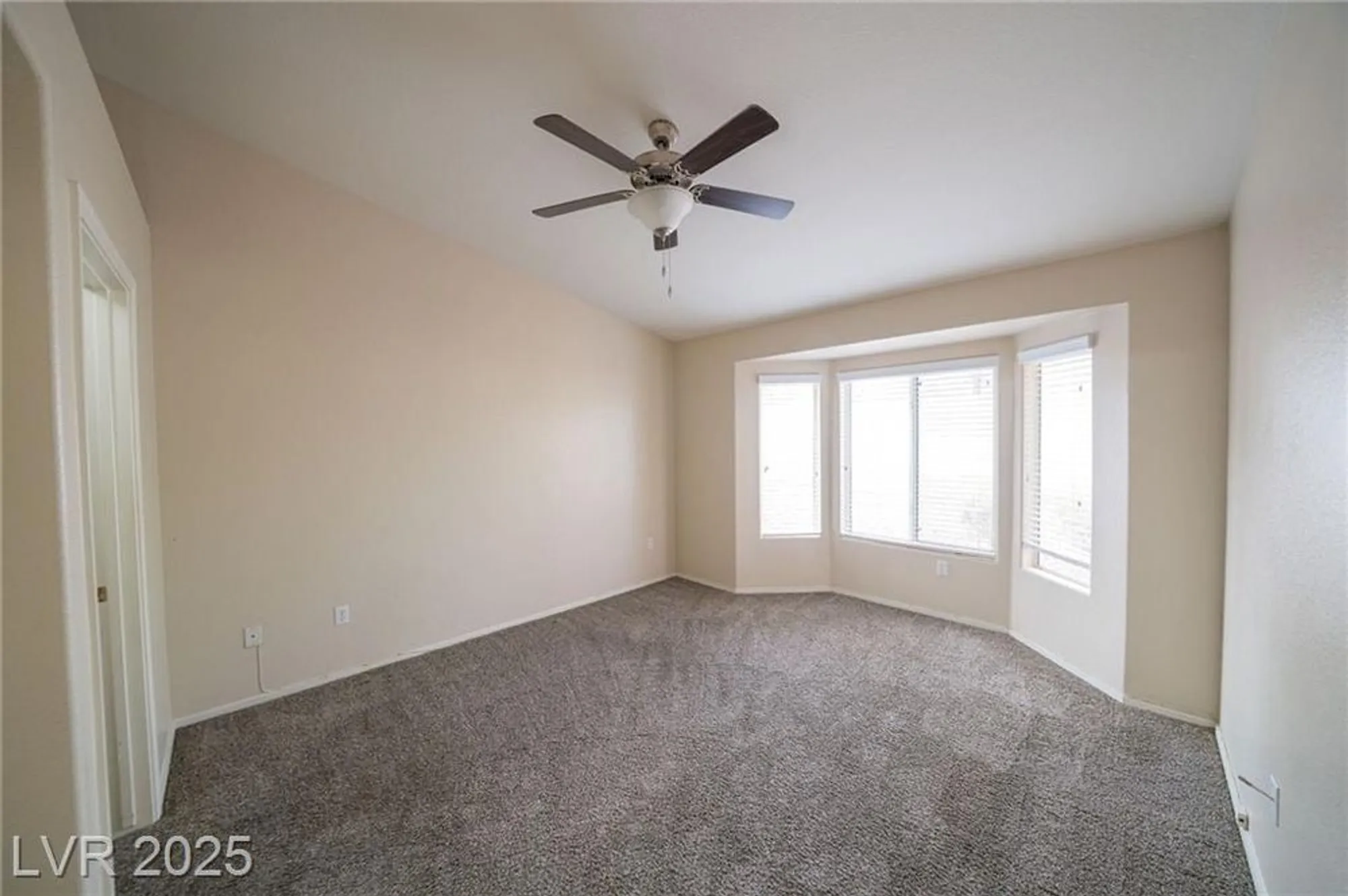 Property Slideshow image 6 of 30 | 9908 bundella dr, Las Vegas, NV, 89134