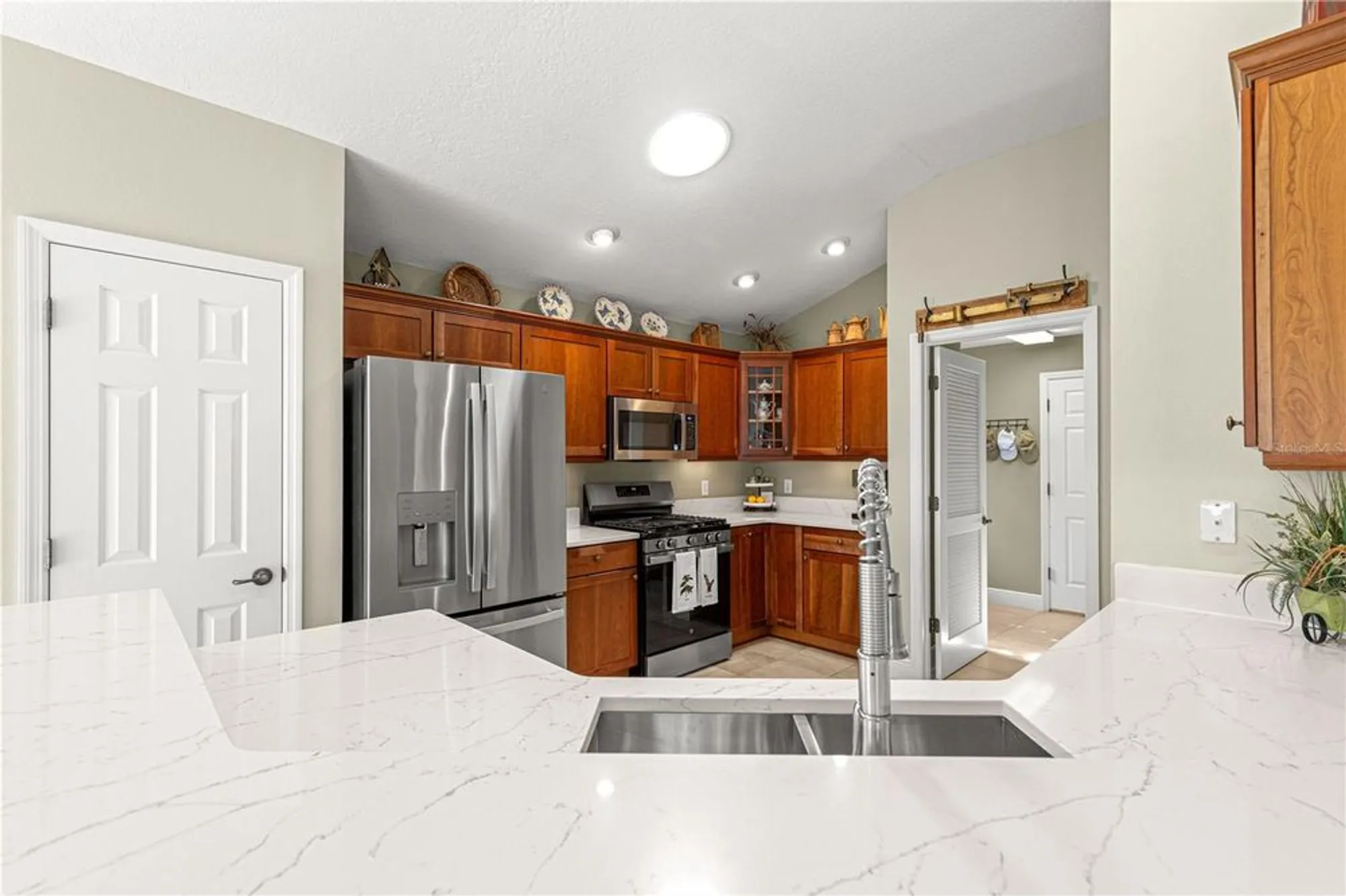 Property Slideshow image 24 of 51 | 949 isle of palms path, The Villages, FL, 32162