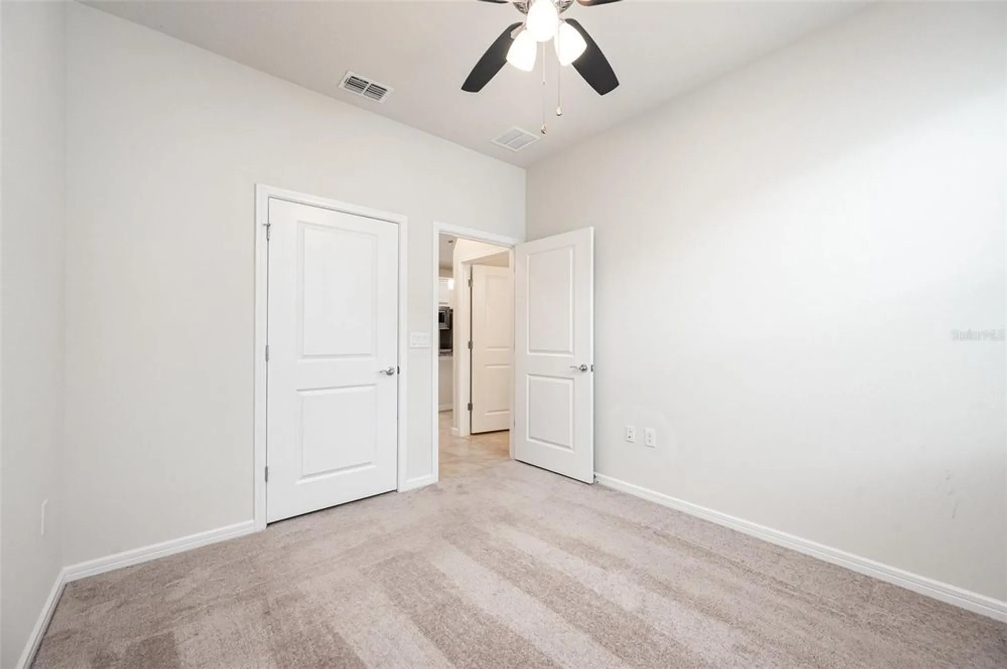 Property Slideshow image 19 of 27 | 2587 cliff way, Saint Cloud, FL, 34771
