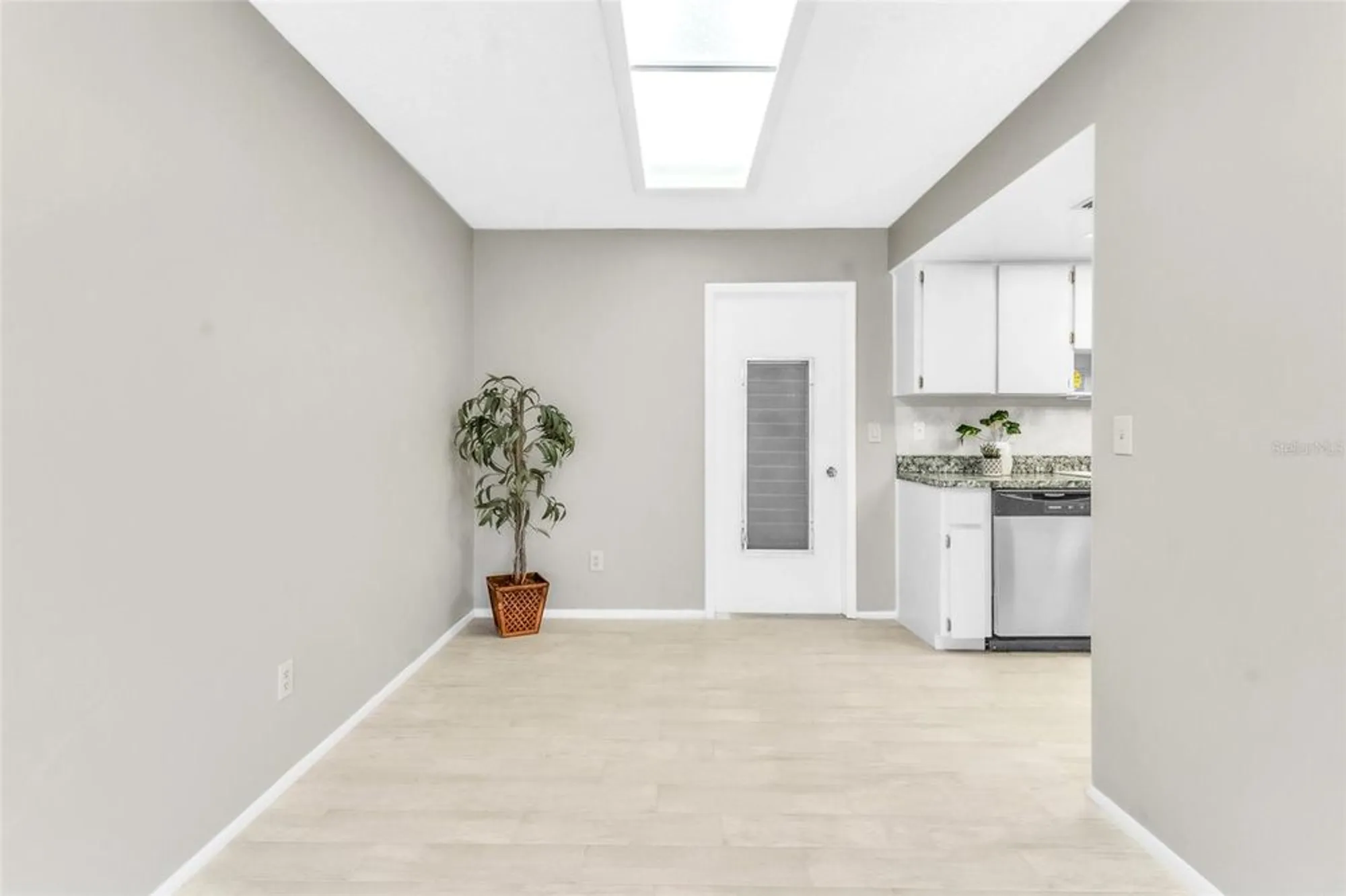 Property Slideshow image 8 of 32 | 2241 shelly dr d, Palm Harbor, FL, 34684