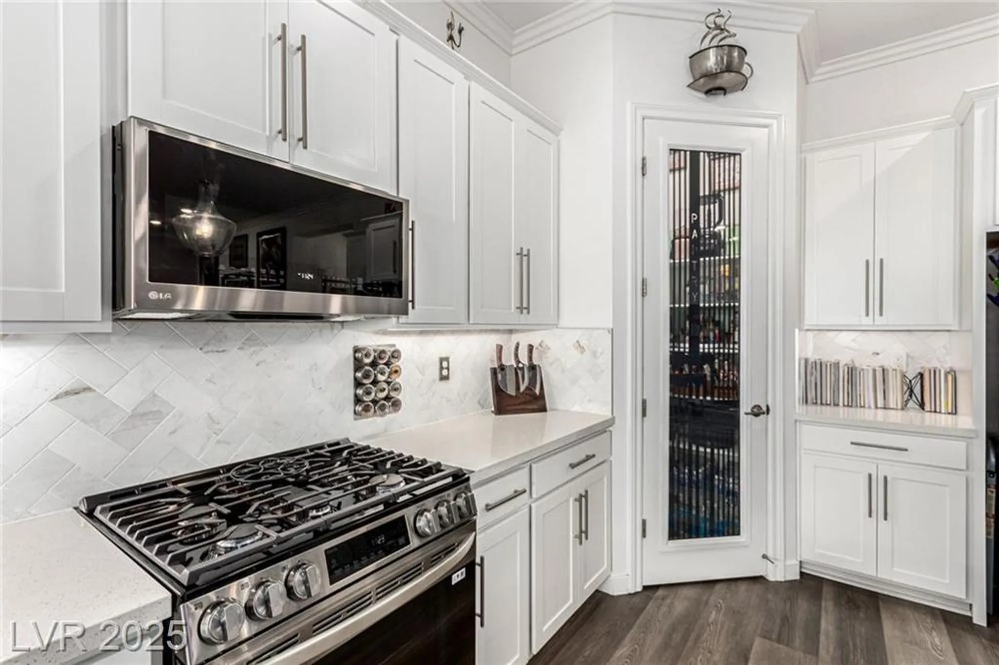 Property Slideshow image 15 of 43 | 685 sunray park st, Henderson, NV, 89011