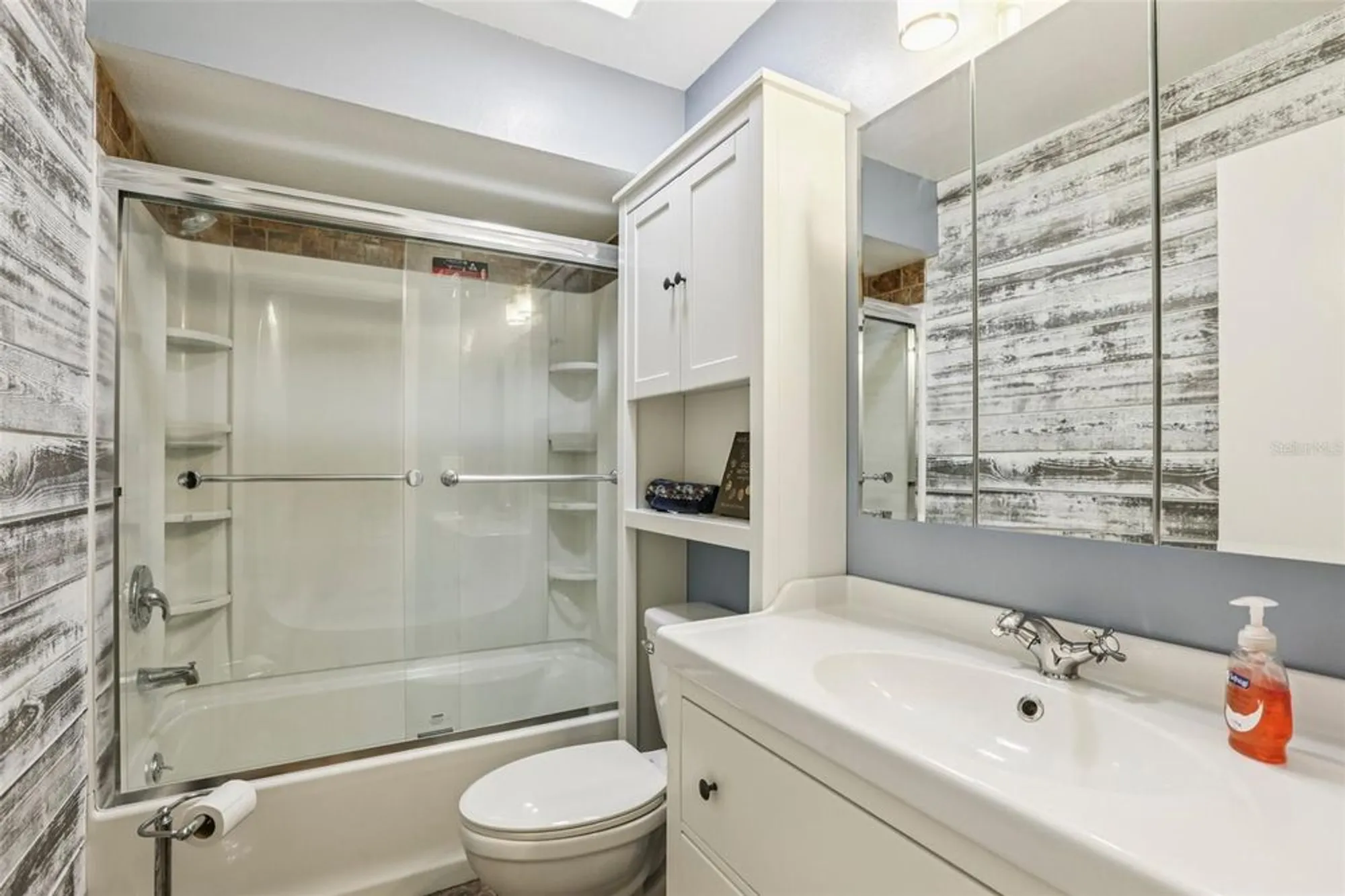 Property Slideshow image 27 of 56 | 2603 lancaster dr, Sun City Center, FL, 33573