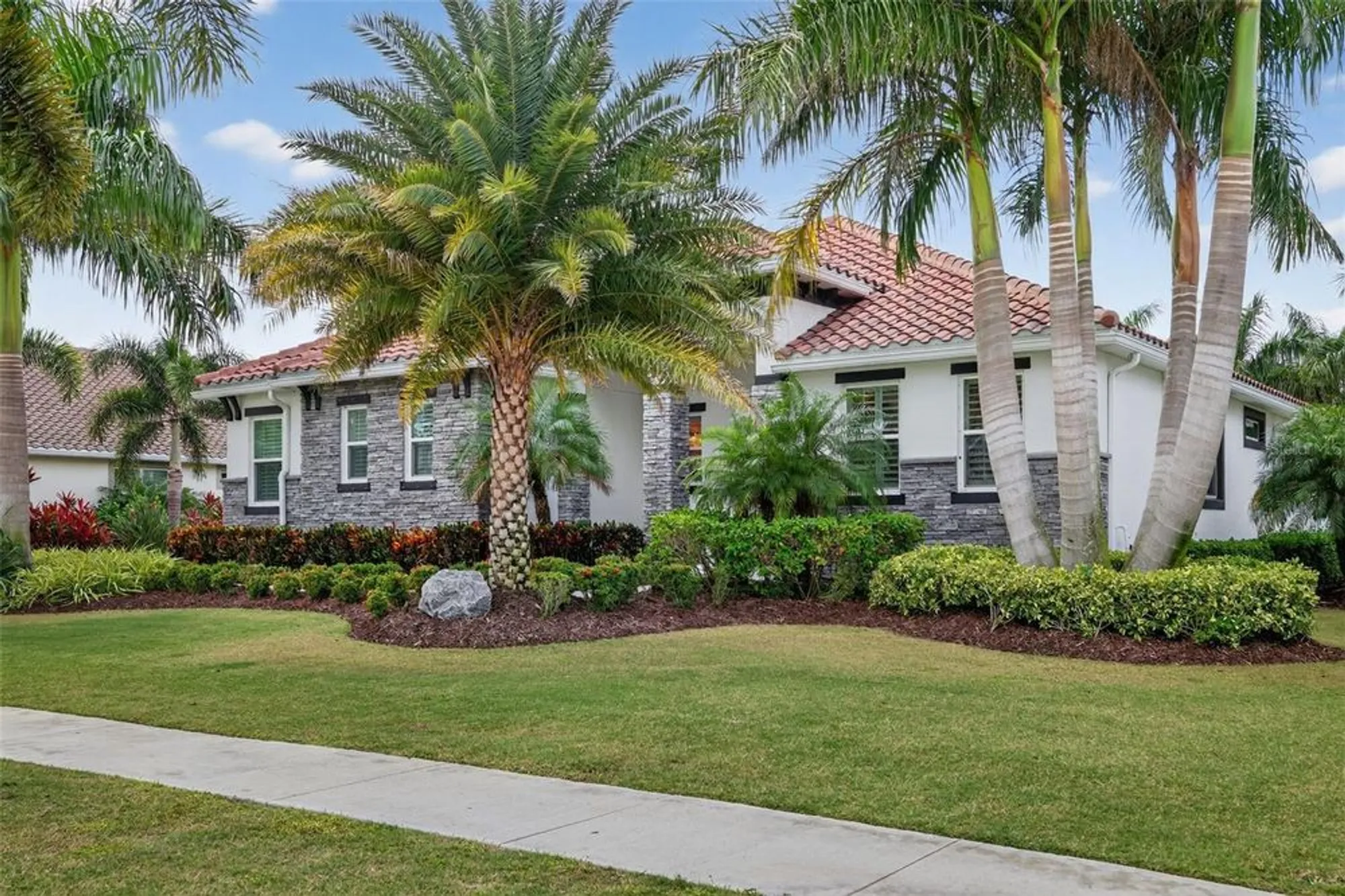 Property Slideshow image 2 of 62 | 830 manns harbor dr, Apollo Beach, FL, 33572