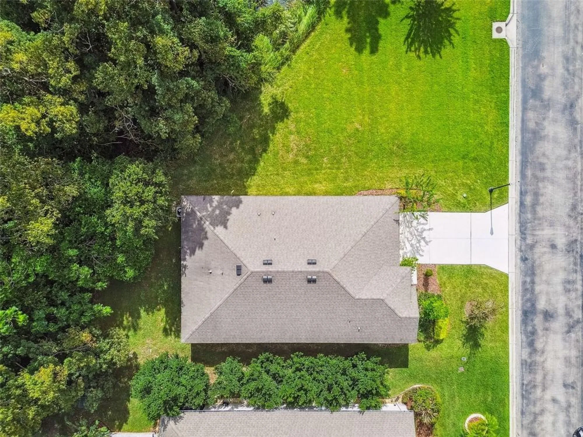 Property Slideshow image 14 of 69 | 12322 eastpointe dr, Dade City, FL, 33525