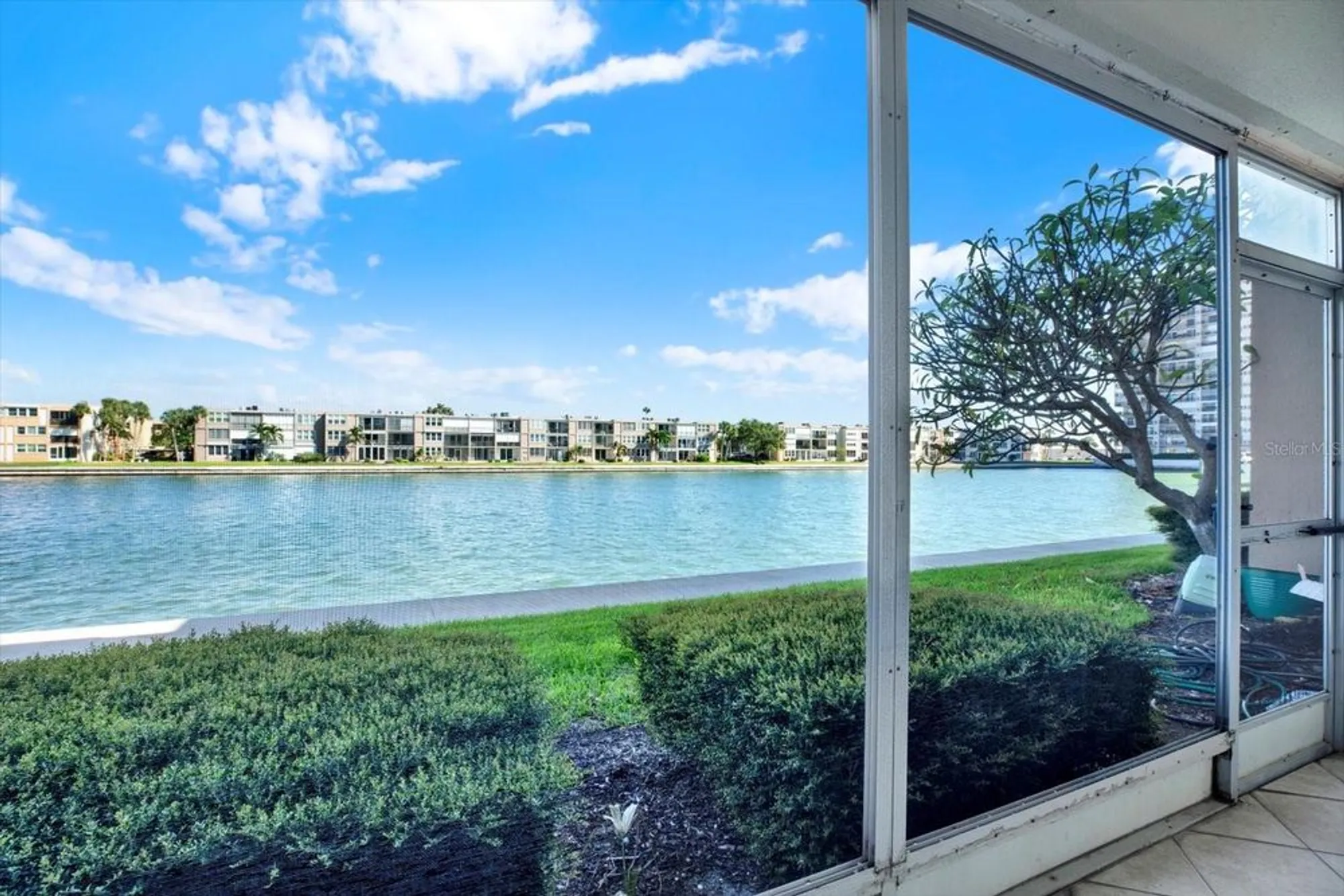 Property Slideshow image 19 of 36 | 7625 sun island dr 107, South Pasadena, FL, 33707