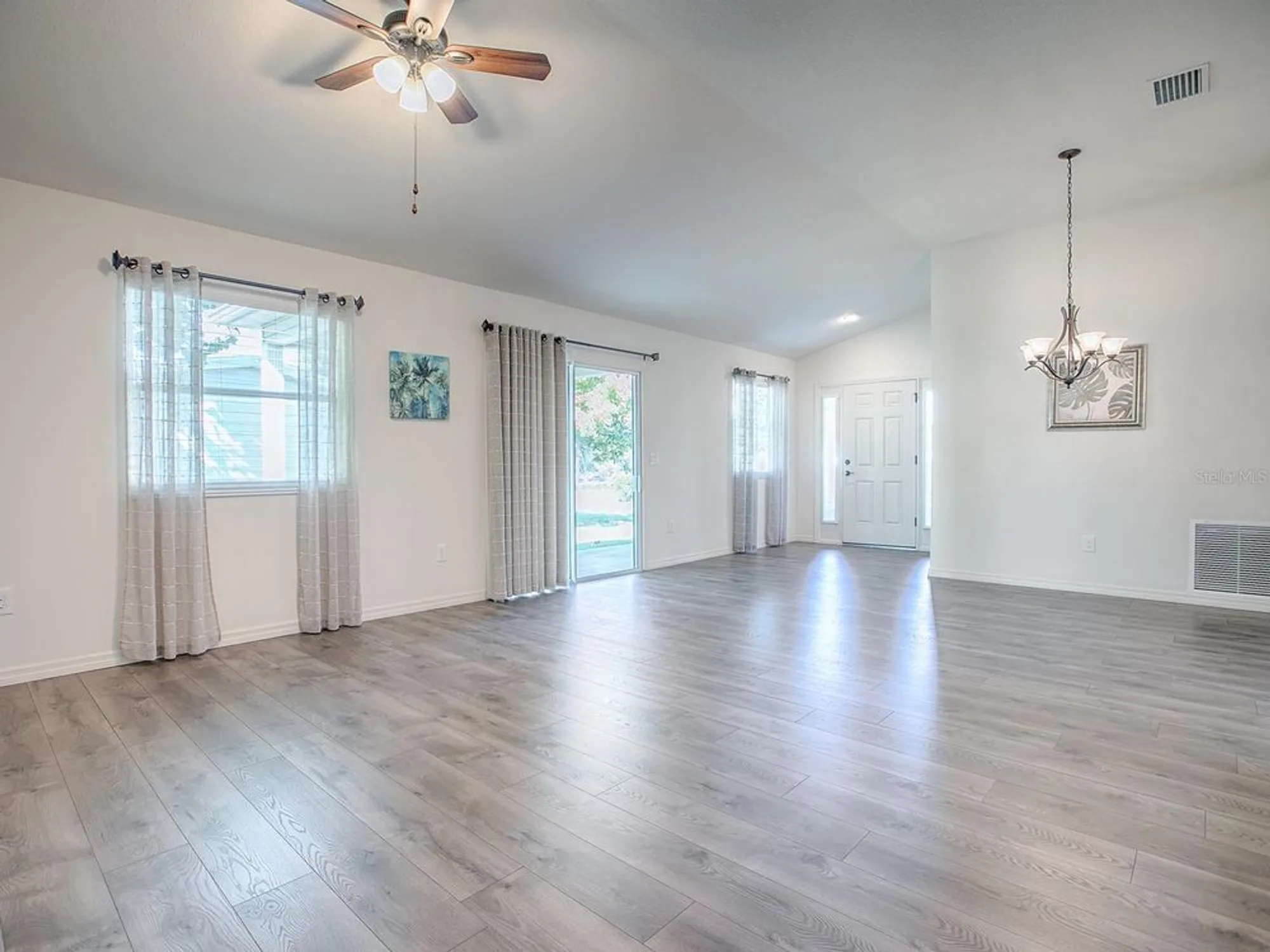 Property Slideshow image 7 of 31 | 1222 dustin dr, The Villages, FL, 32159