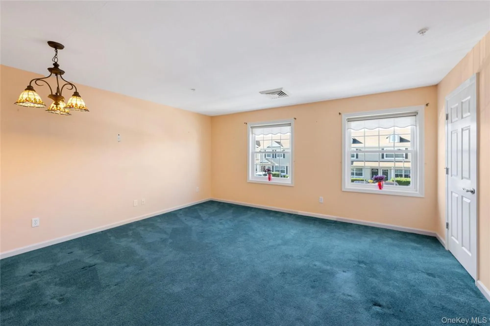 Property Slideshow image 7 of 39 | 1228 willow ln, Valley Stream, NY, 11580