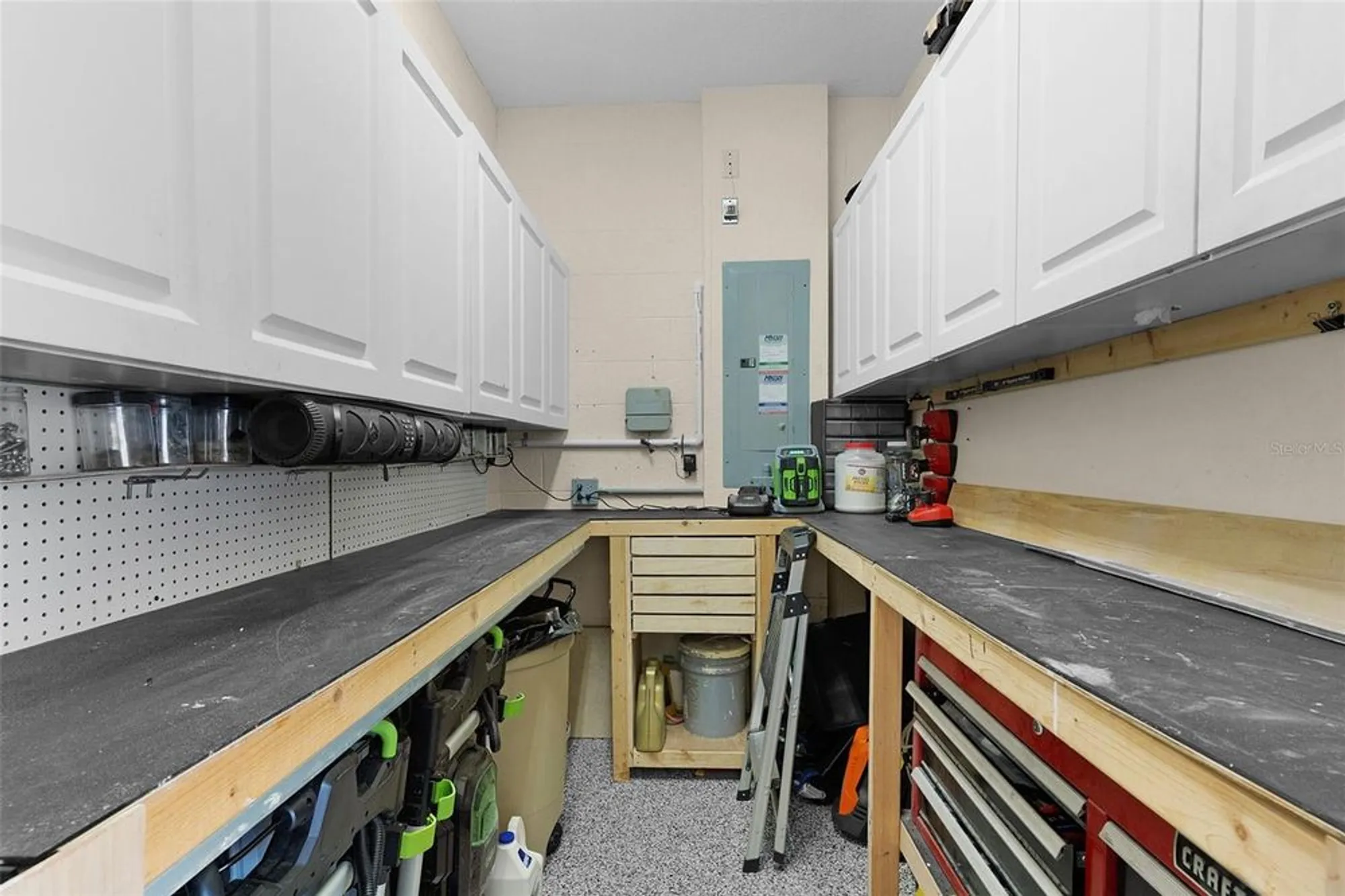 Property Slideshow image 34 of 48 | 578 inner cir, The Villages, FL, 32162