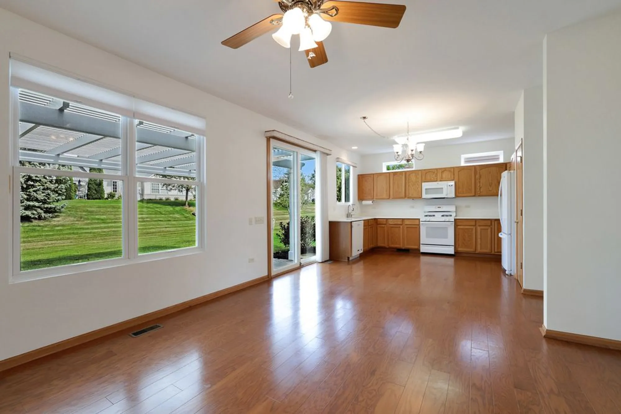 Property Slideshow image 9 of 43 | 12250 songbird ln, Huntley, IL, 60142