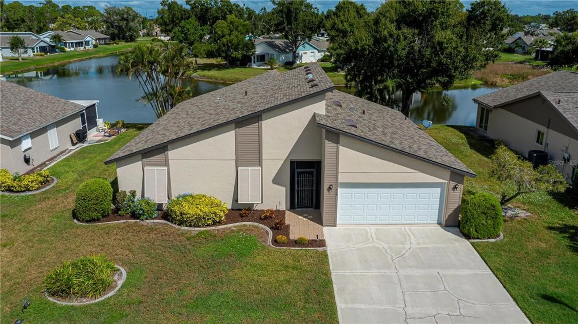 Property Slideshow image 9 of 58 | 425 cypress forest dr, Englewood, FL, 34223