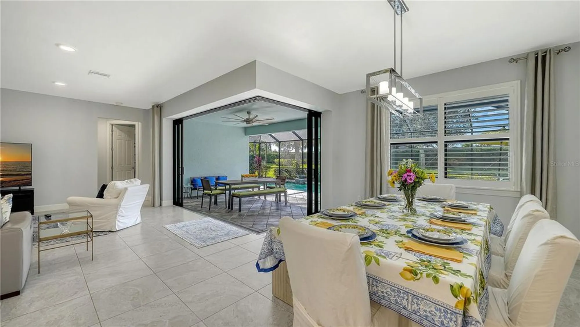 Property Slideshow image 10 of 59 | 5595 rain lily ct, Sarasota, FL, 34238