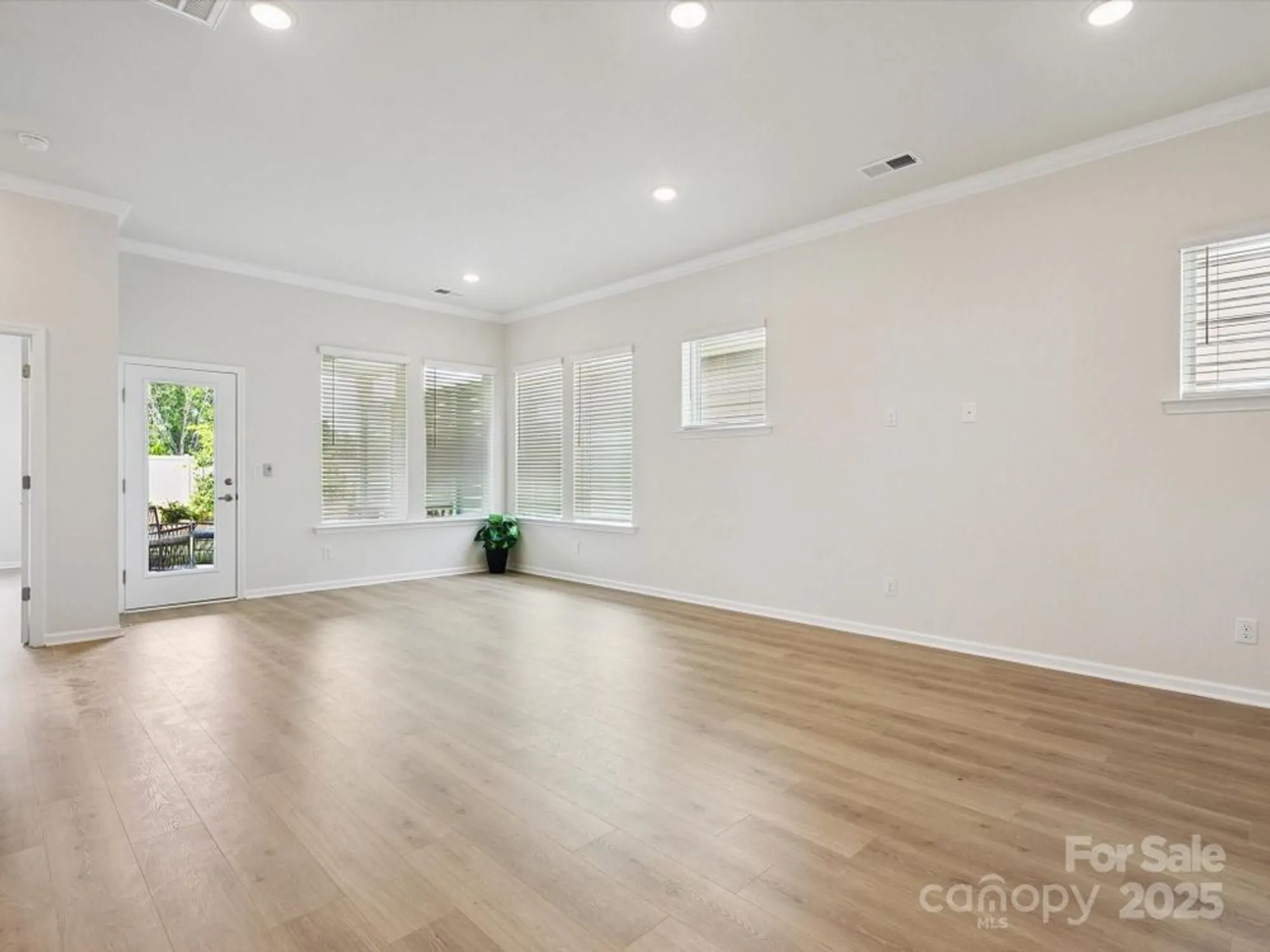 Property Slideshow image 9 of 28 | 1334 idyllic ln, Waxhaw, NC, 28173