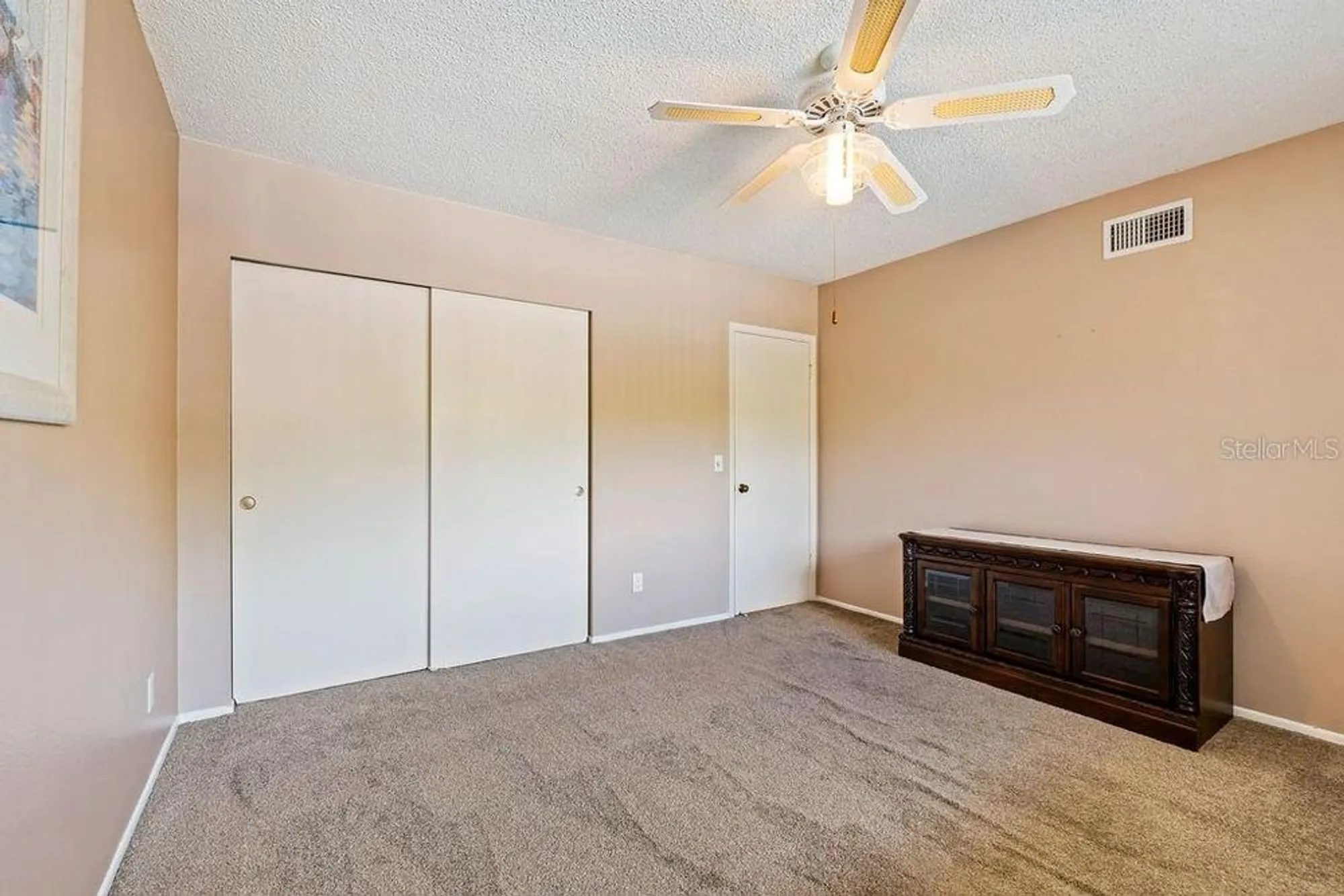 Property Slideshow image 12 of 16 | 2285 israeli dr apt 29, Clearwater, FL, 33763