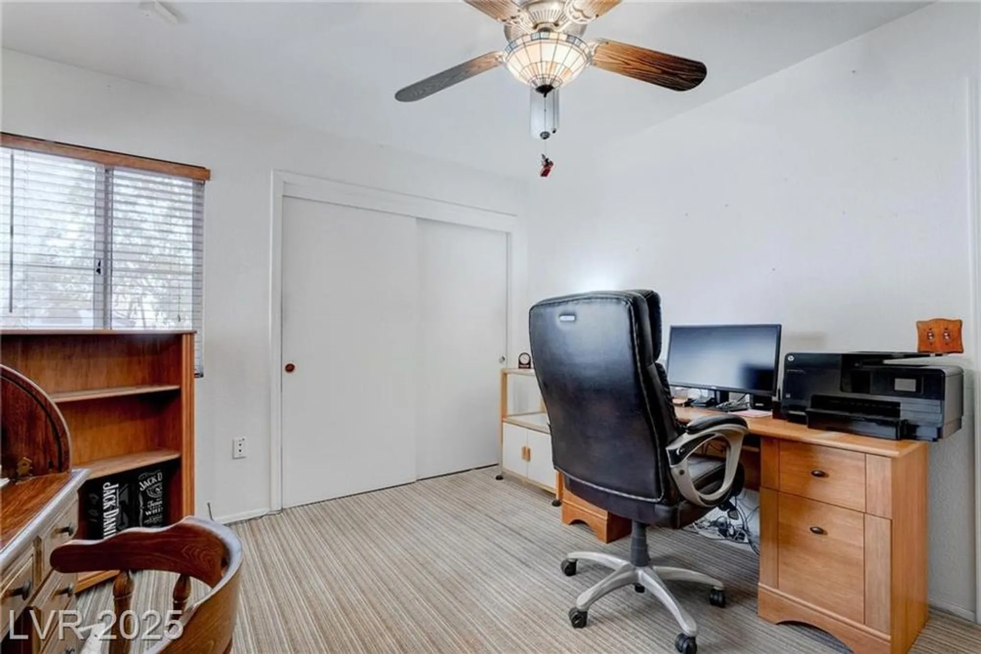 Property Slideshow image 31 of 42 | 2541 desert glen dr, Las Vegas, NV, 89134