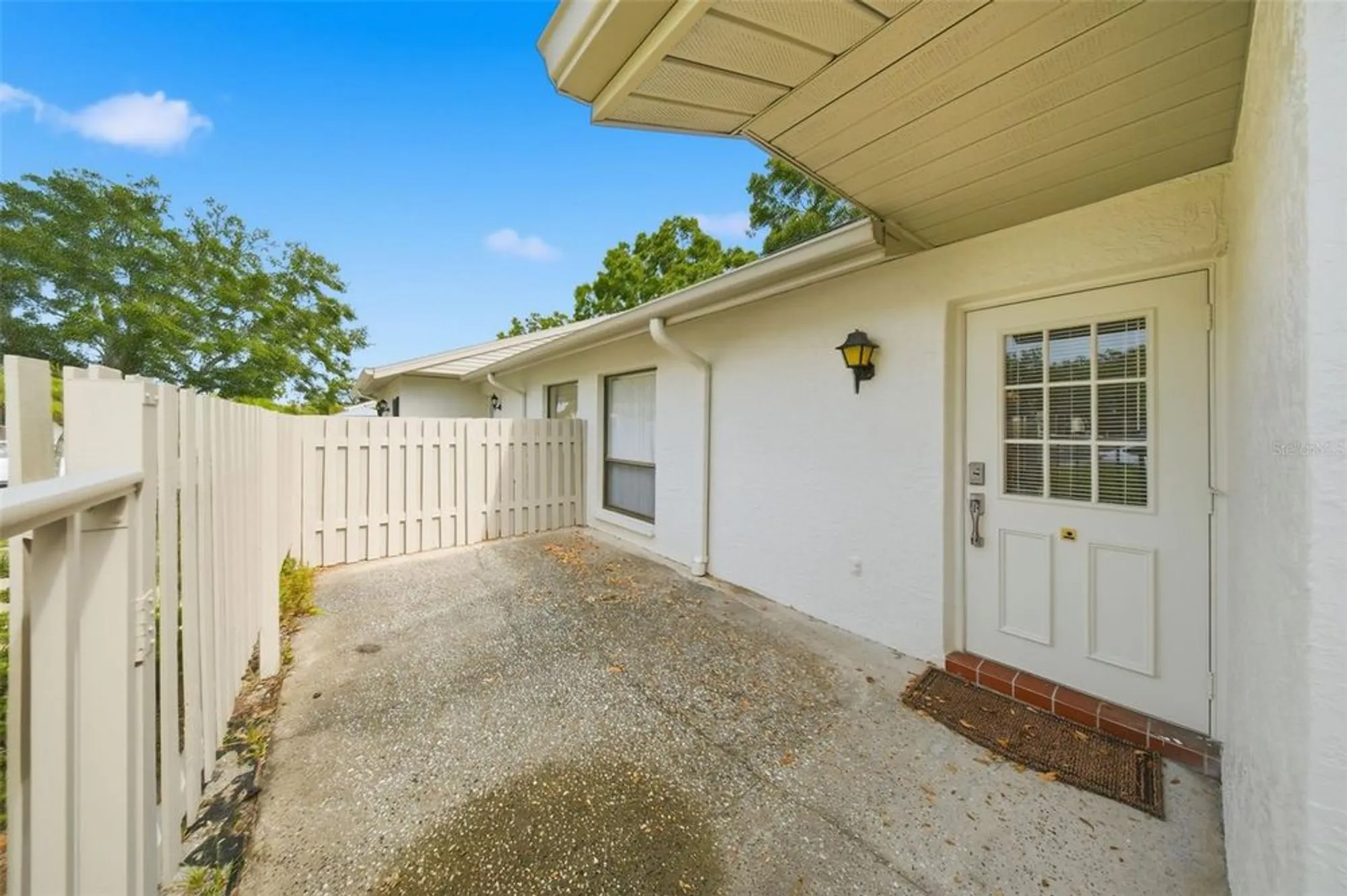 Property Slideshow image 3 of 44 | 1725 pine ridge way e, Palm Harbor, FL, 34684