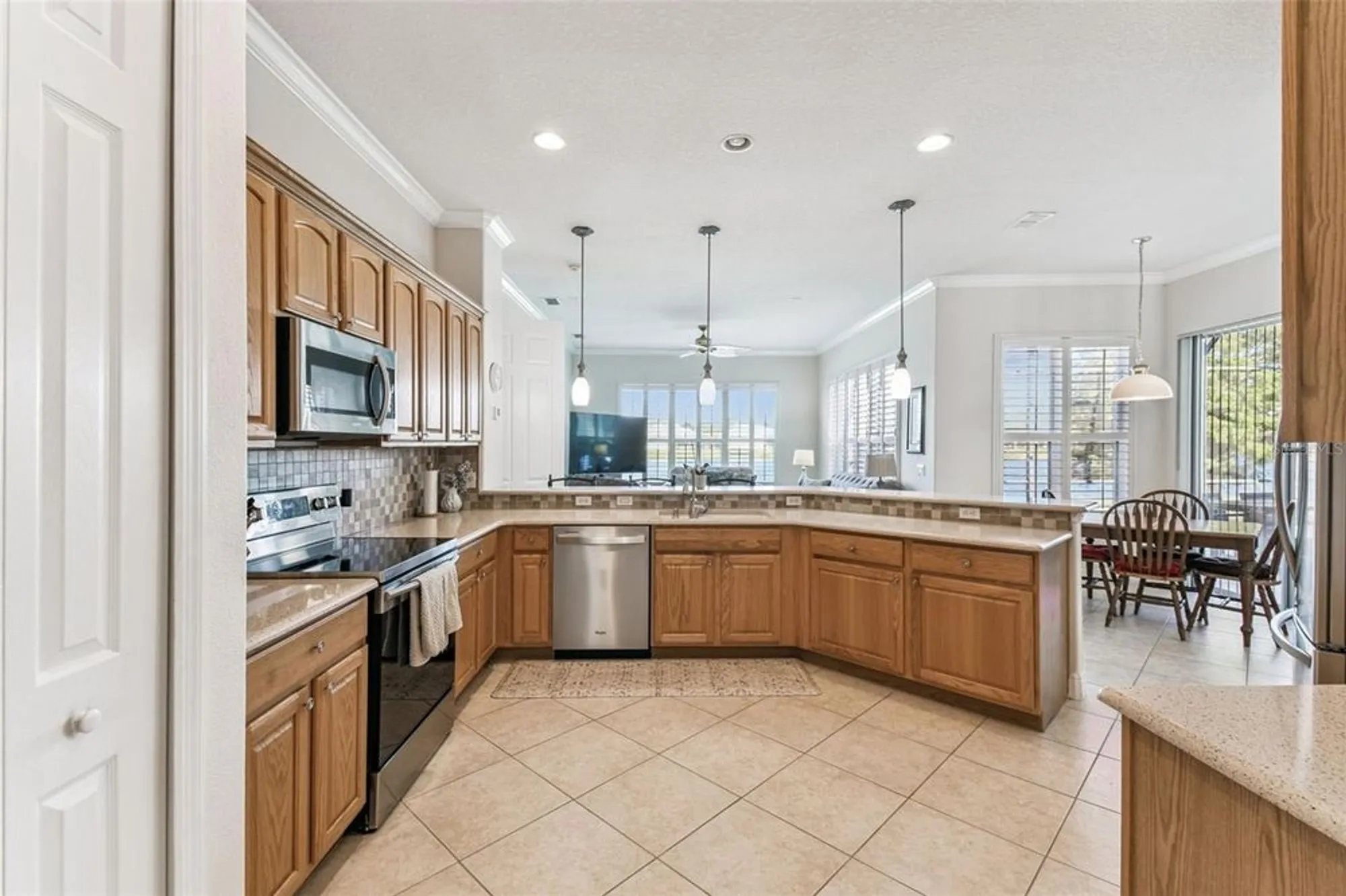 Property Slideshow image 6 of 49 | 722 shorehaven dr, Kissimmee, FL, 34759