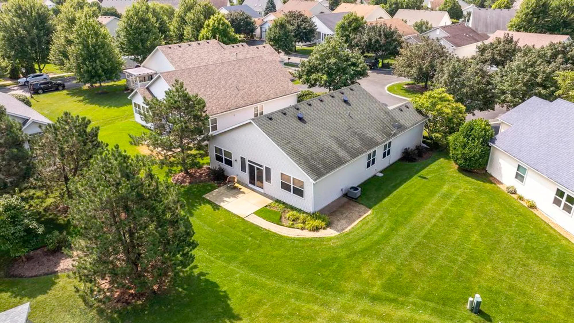 Property Slideshow image 23 of 28 | 746 s mecosta ln, Romeoville, IL, 60446