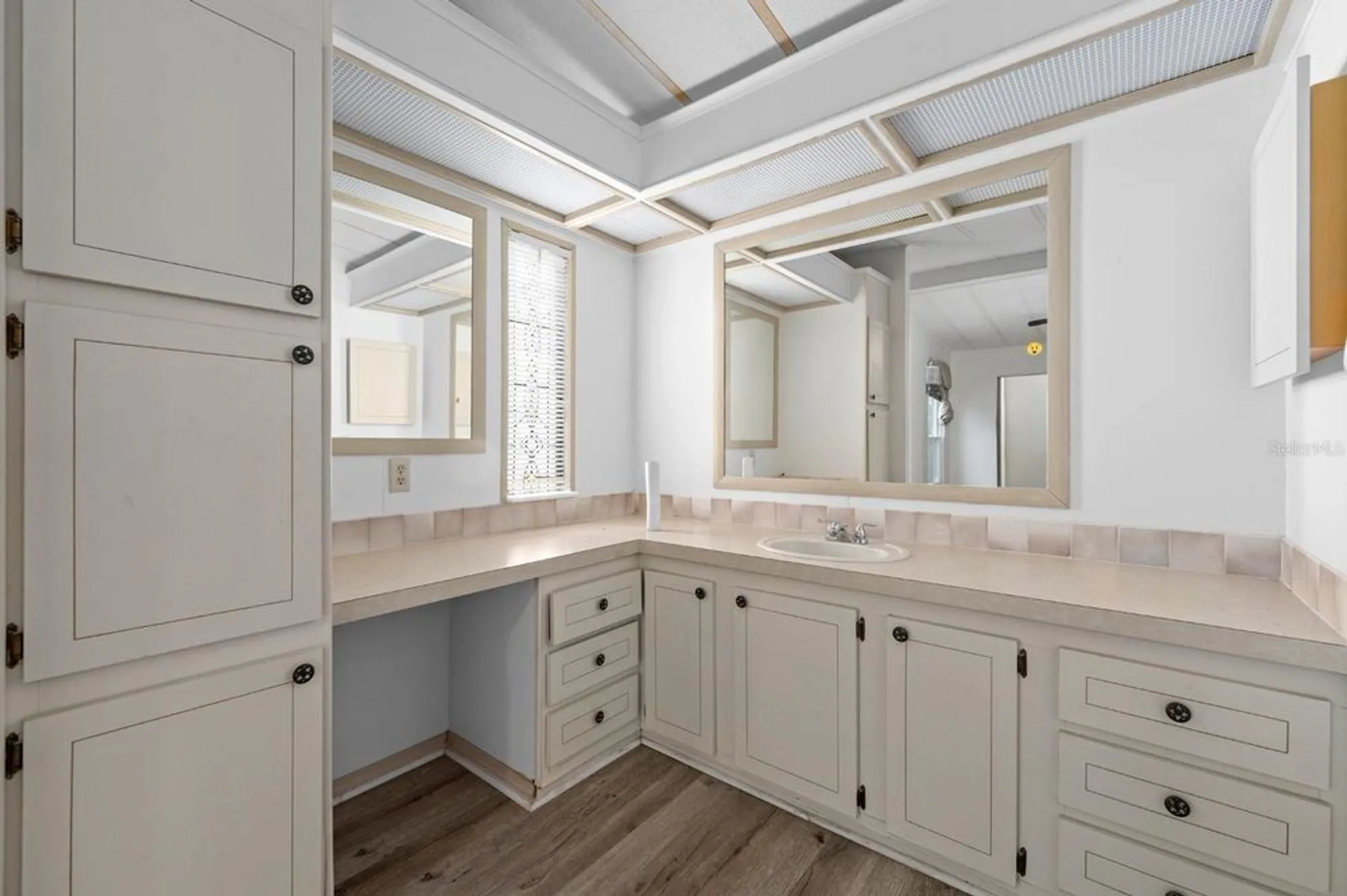 Property Slideshow image 14 of 28 | 5082 fox cliff dr, Lakeland, FL, 33810