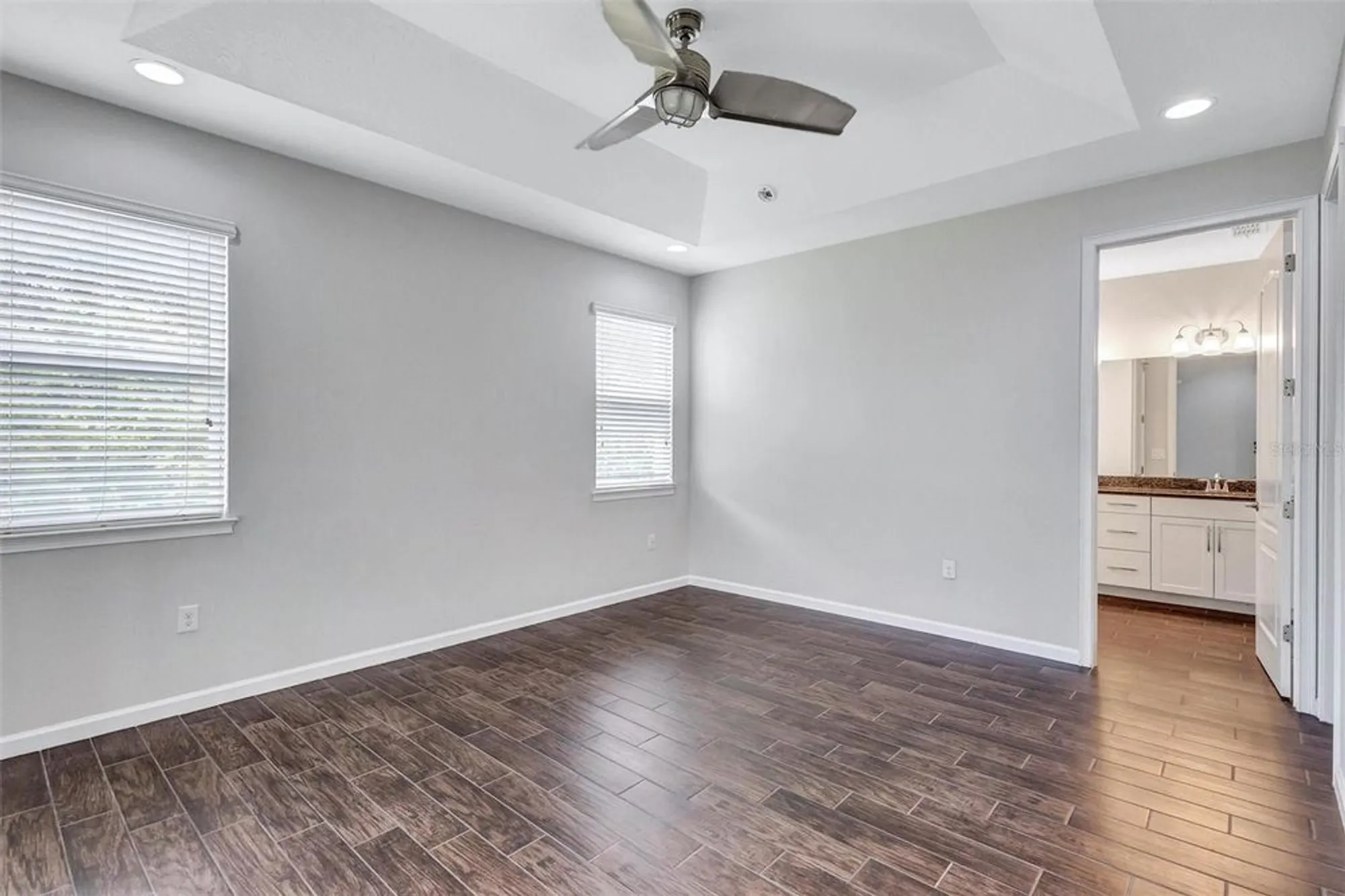 Property Slideshow image 18 of 55 | 5221 horizon cv, Bradenton, FL, 34211