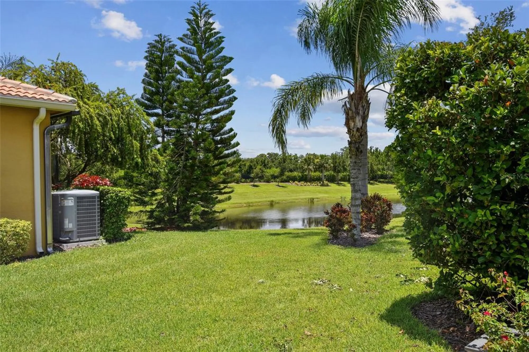 Property Slideshow image 19 of 48 | 5103 shady stone pl, Wimauma, FL, 33598