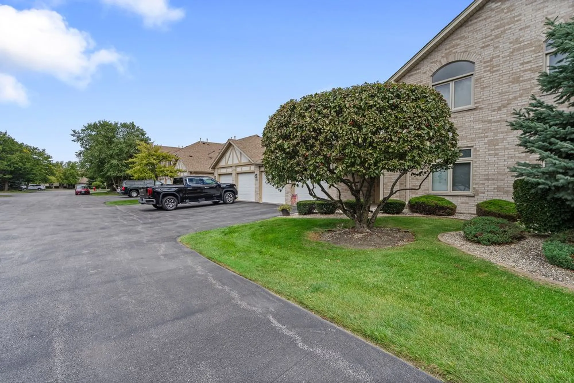 Property Slideshow image 32 of 33 | 18431 pine cone dr apt 1, Tinley Park, IL, 60477
