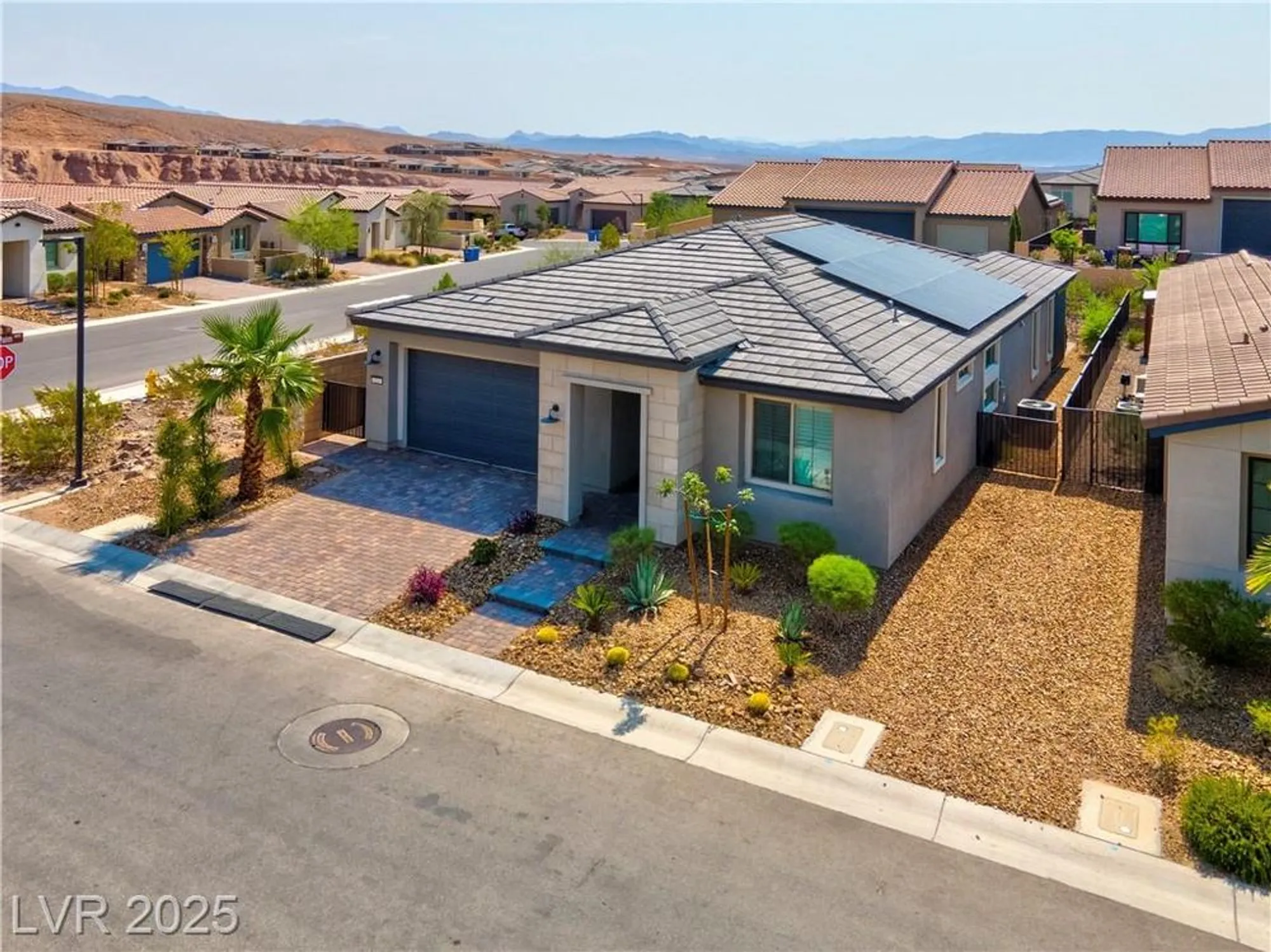 Property Slideshow image 66 of 69 | 124 lake oasis st, Henderson, NV, 89011