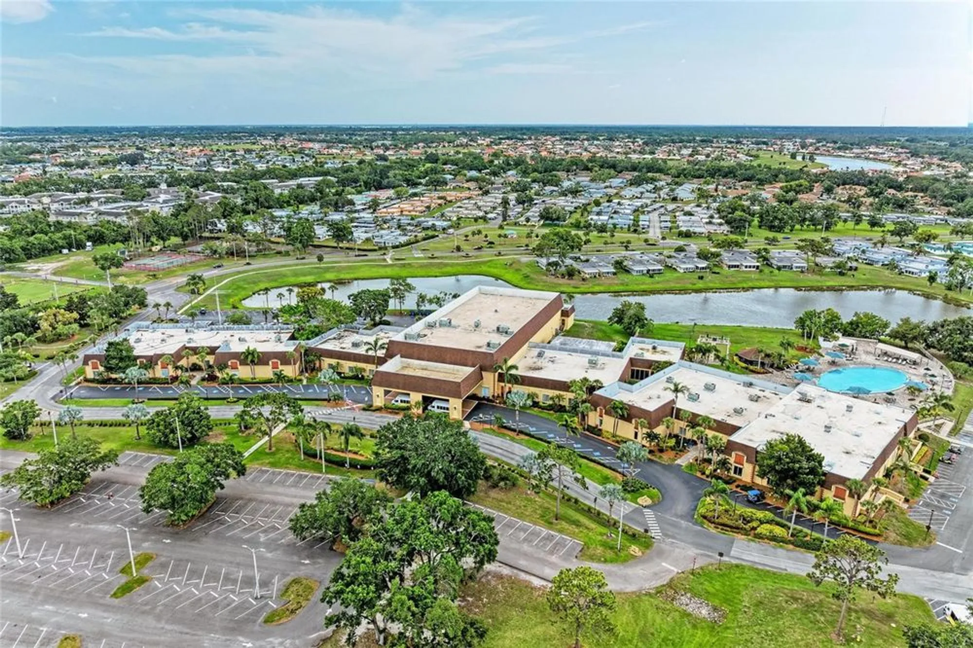 Property Slideshow image 43 of 46 | 1906 canterbury ln 16, Sun City Center, FL, 33573