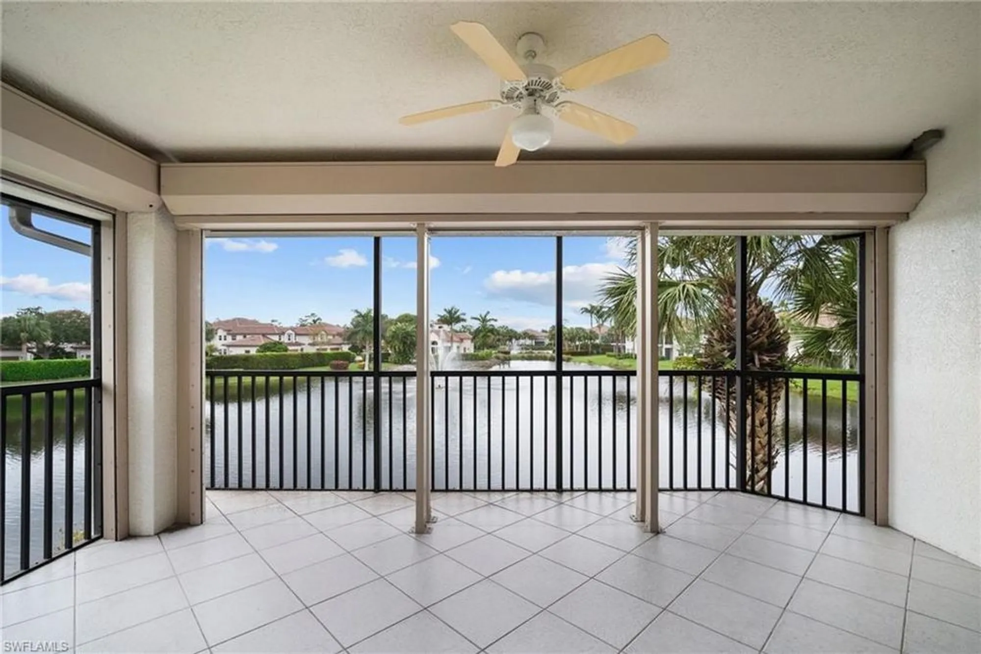 Property Slideshow image 19 of 36 | 8196 saratoga dr 503, Naples, FL, 34113