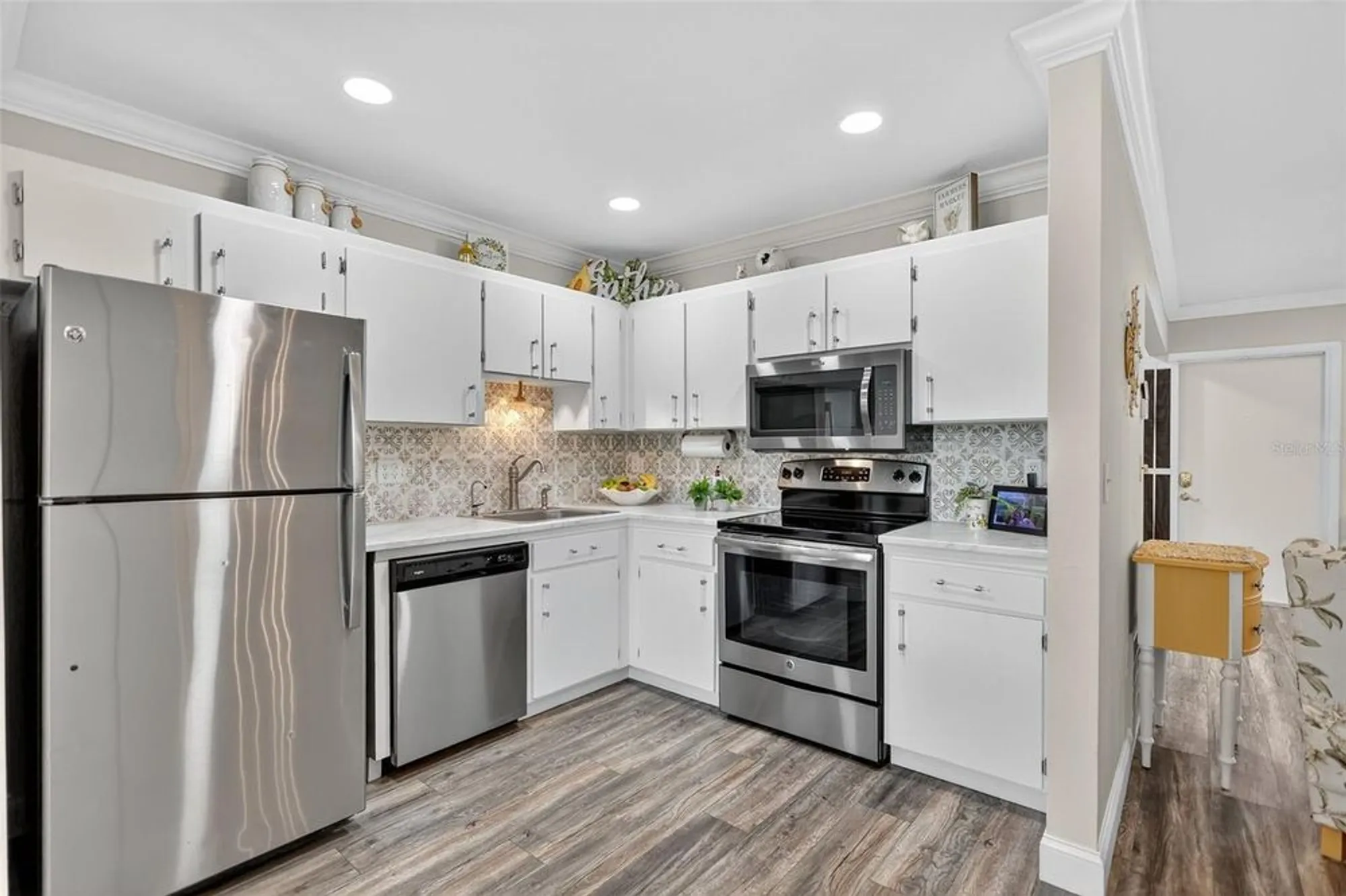 Property Slideshow image 16 of 48 | 4207 34th avenue dr w # 4207, Bradenton, FL, 34205