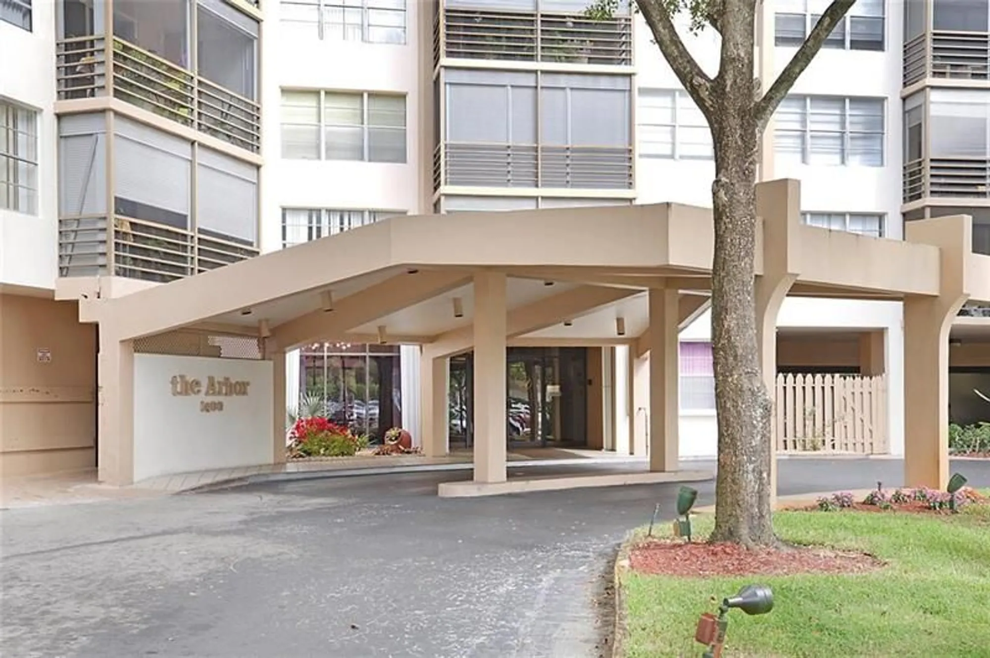 Property Slideshow image 3 of 26 | 1400 saint charles pl 616, Pembroke Pines, FL, 33026