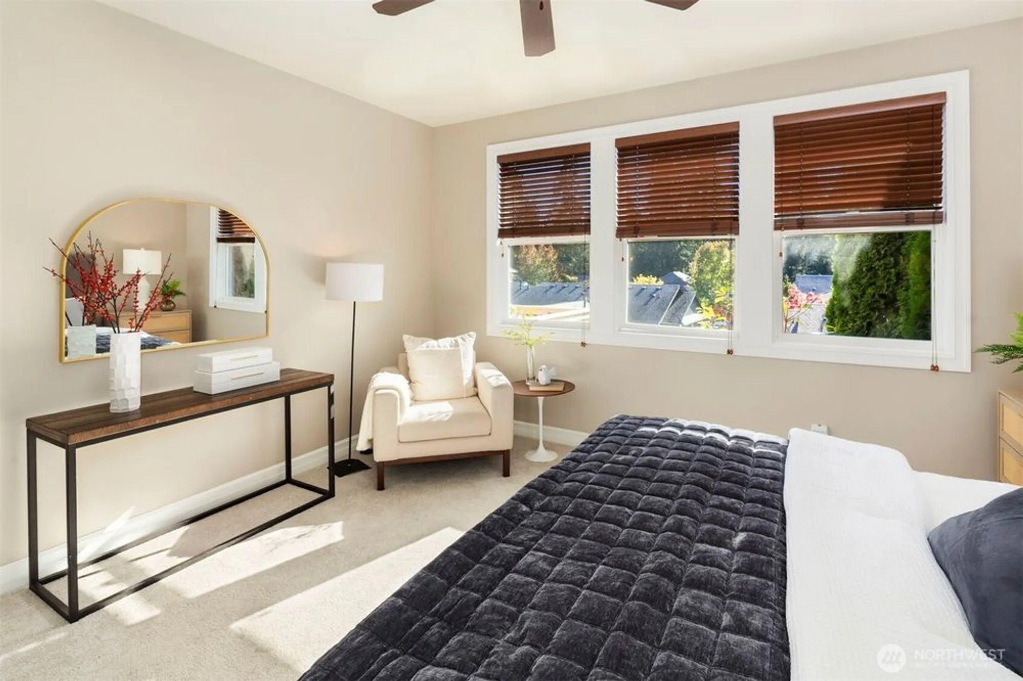 Property Slideshow image 18 of 29 | 13507 adair creek way, Redmond, WA, 98053