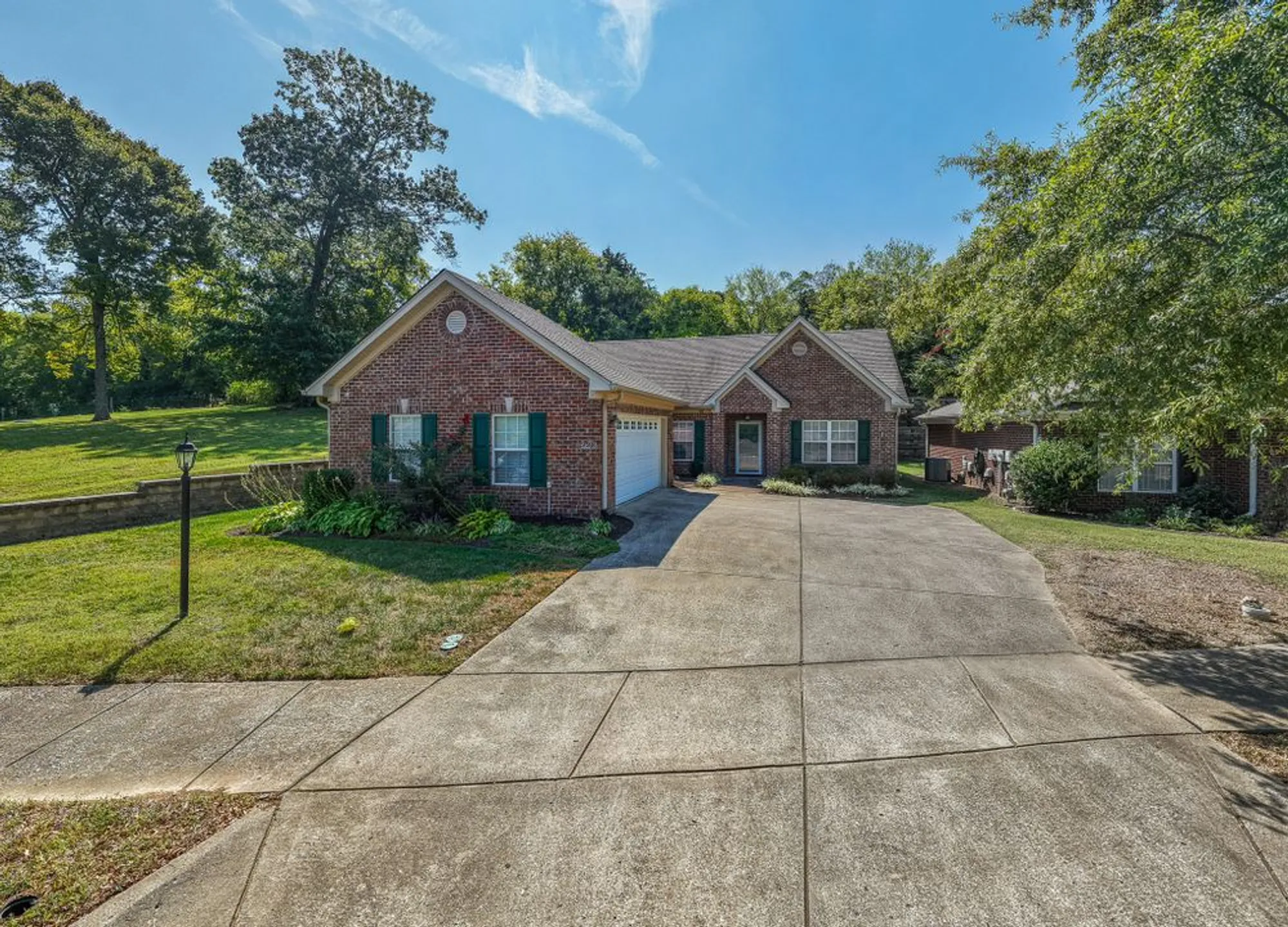 Property Slideshow image 4 of 51 | 226 wrennewood ln, Franklin, TN, 37064