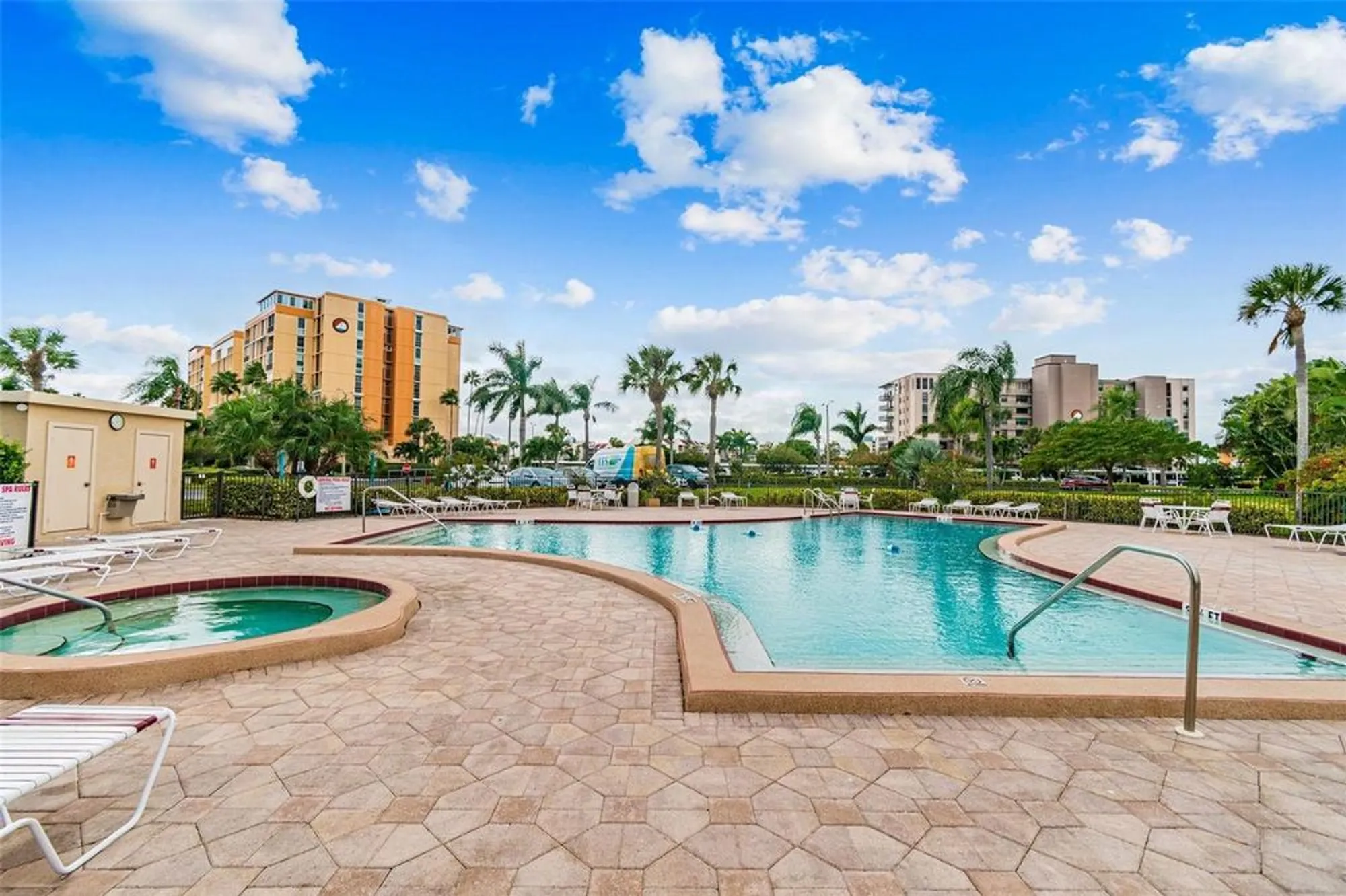 Property Slideshow image 54 of 93 | 7400 sun island dr 207, South Pasadena, FL, 33707