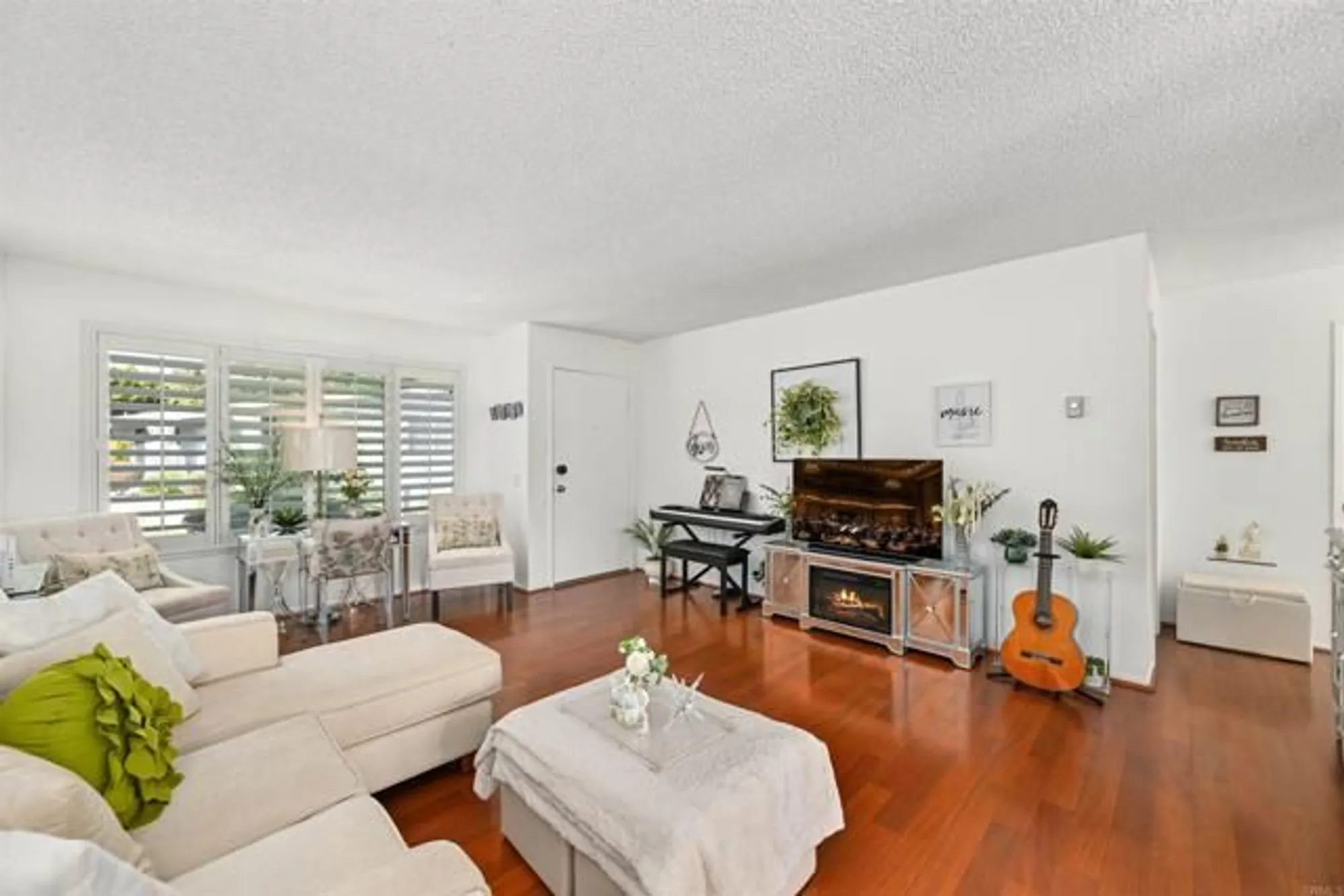 Property Slideshow image 3 of 29 | 3594 pear blossom dr, Oceanside, CA, 92057