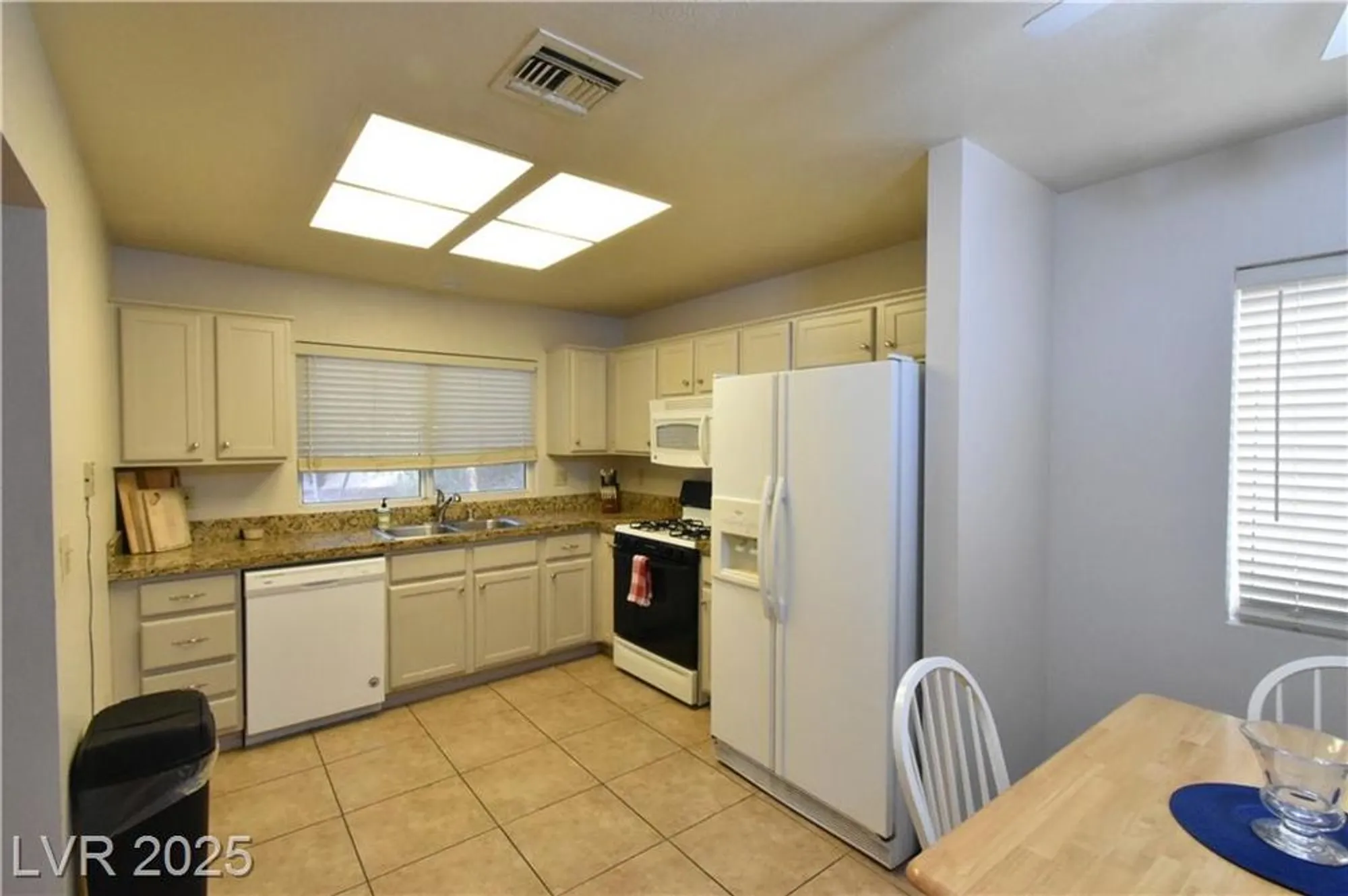 Property Slideshow image 12 of 29 | 2412 springridge dr, Las Vegas, NV, 89134