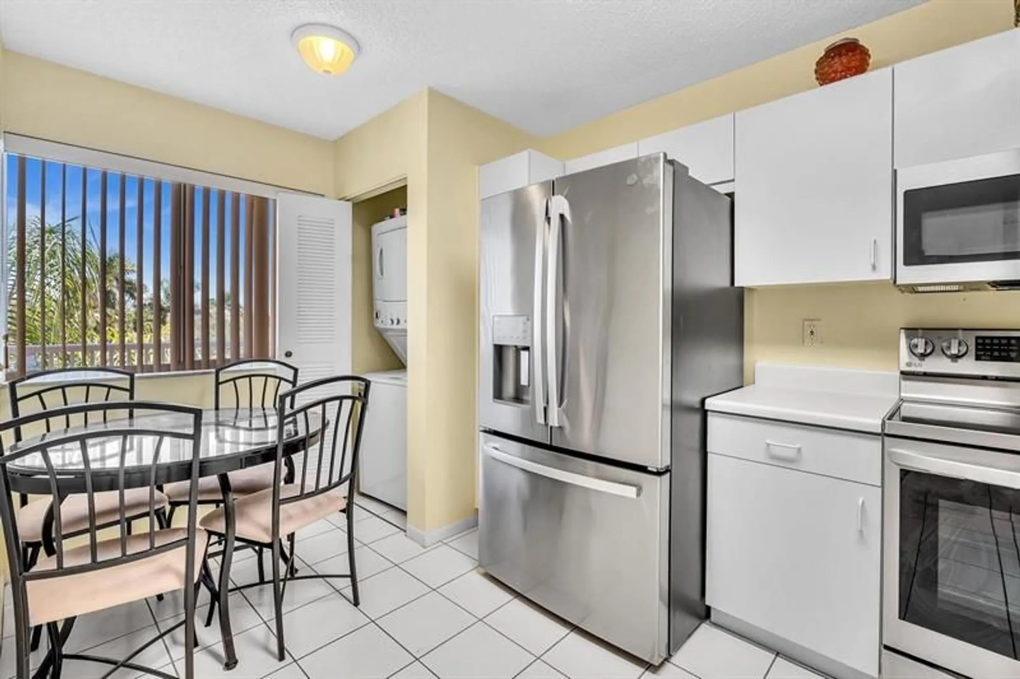 Property Slideshow image 7 of 72 | 9560 weldon cir apt j413, Fort Lauderdale, FL, 33321