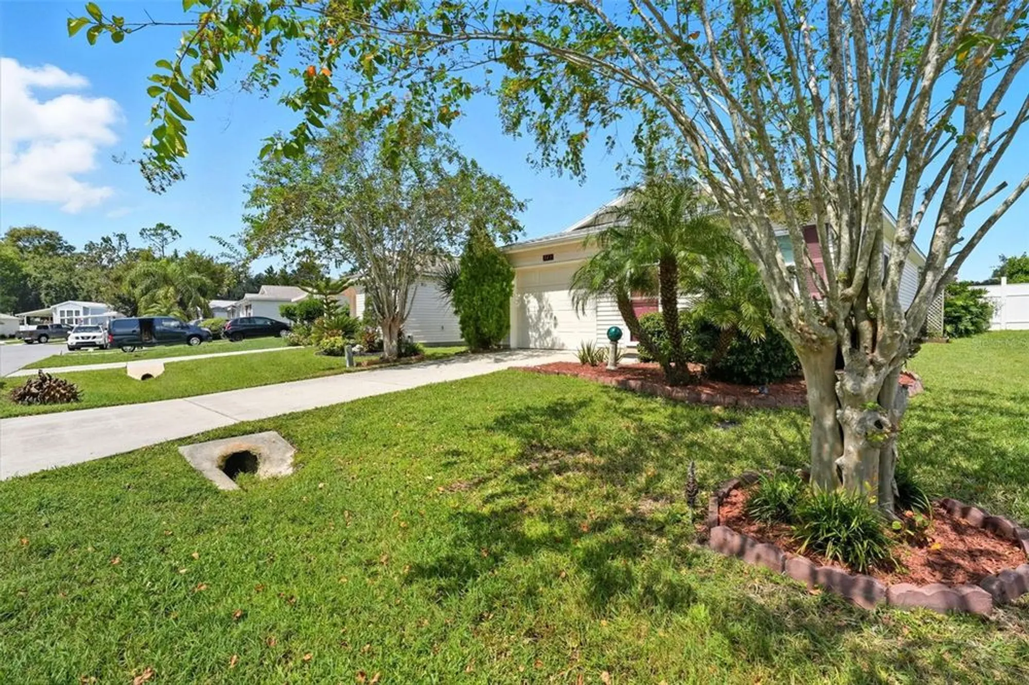 Property Slideshow image 4 of 34 | 543 cottage park ln, Leesburg, FL, 34748